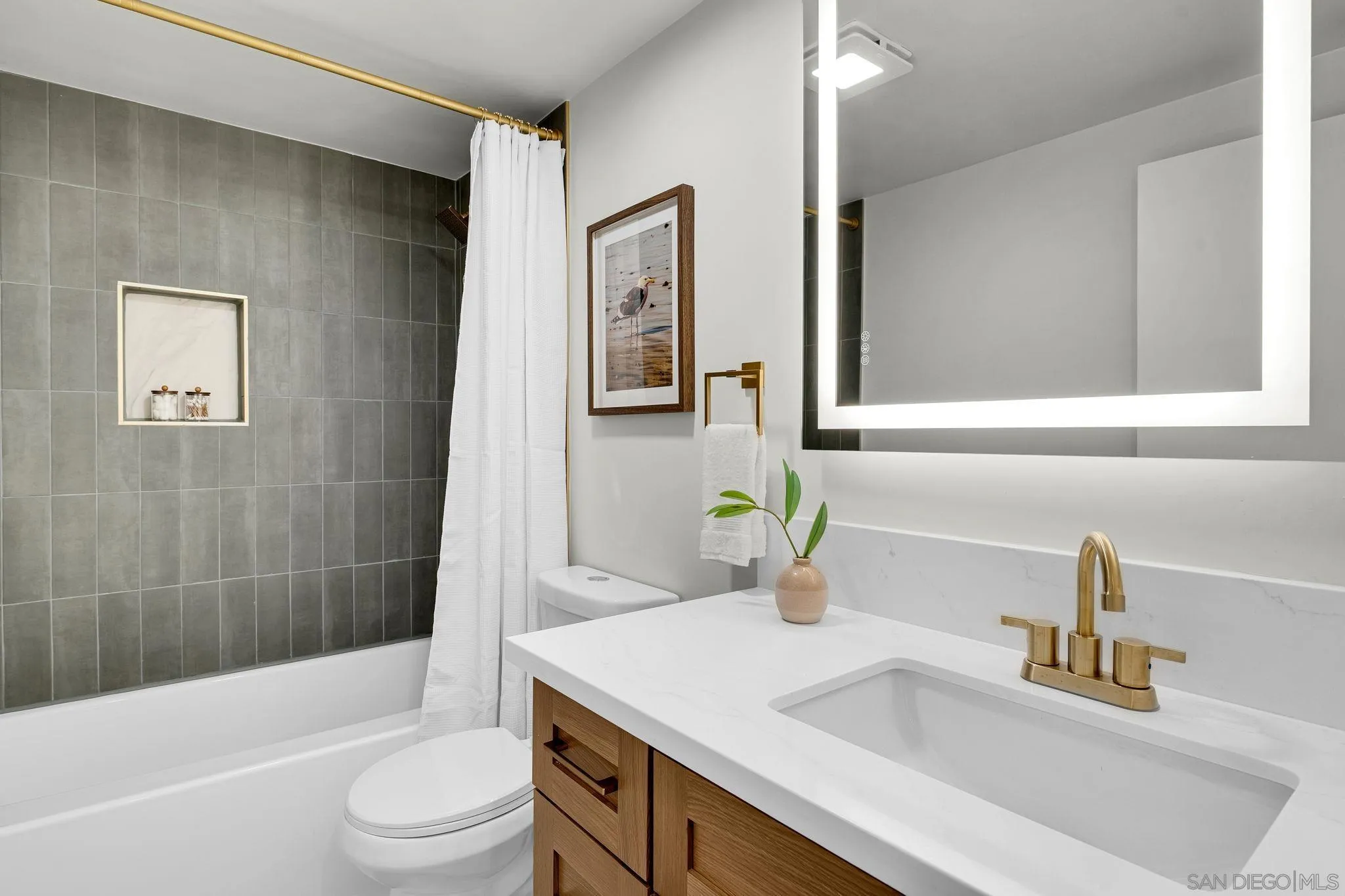 https://cdn.realtyfeed.com/cdn/127/260023138/361a91b501acb103f932b32b9aa178d6.webp