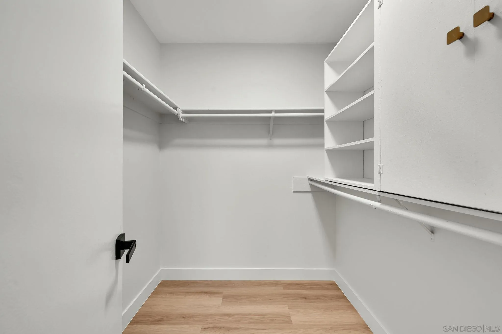 https://cdn.realtyfeed.com/cdn/127/260023138/530b88da170ac5ad60cb8641ead09f36.webp