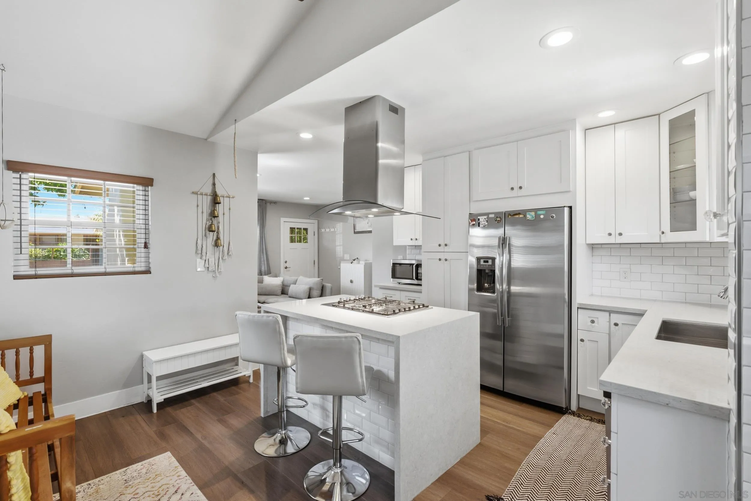 https://cdn.realtyfeed.com/cdn/127/260023142/bcb75b10f1487e34b795fb3e1c1565af.webp