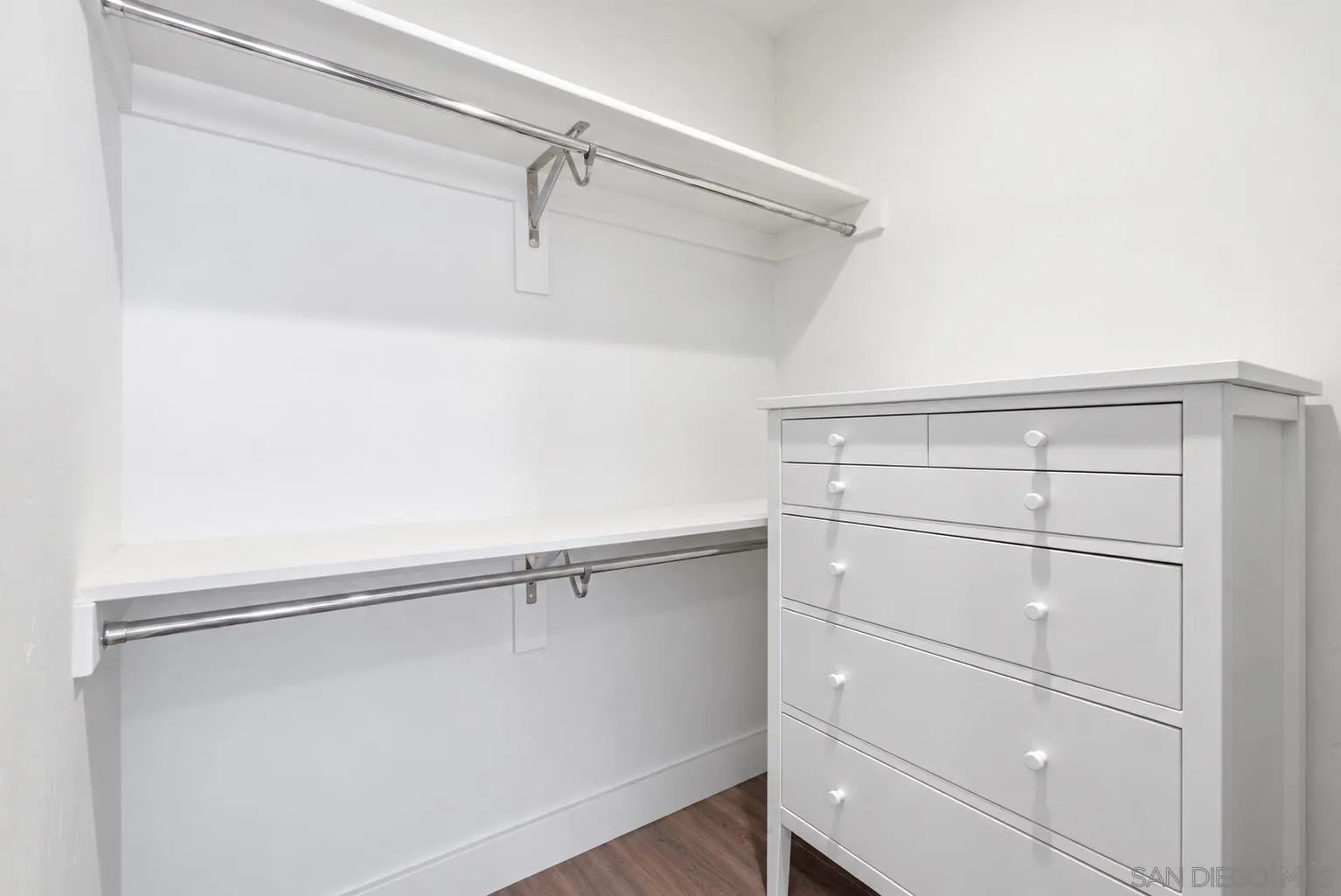 https://cdn.realtyfeed.com/cdn/127/260023142/ece19bdd183c20fdac6ca59a2752efb5.webp