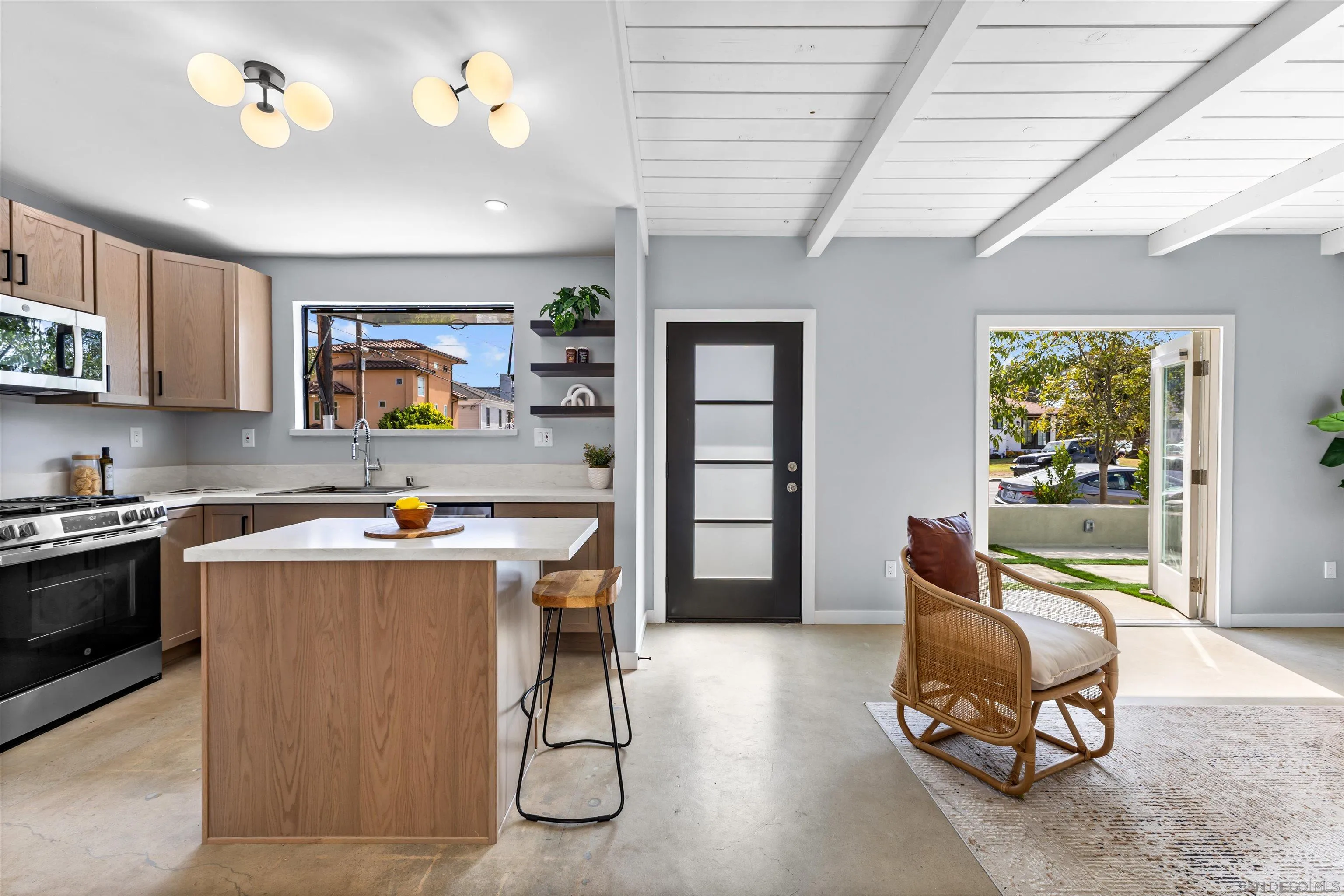 https://cdn.realtyfeed.com/cdn/127/260023143/512f038f466eaa6d4f3b8fb5e13e983f.webp