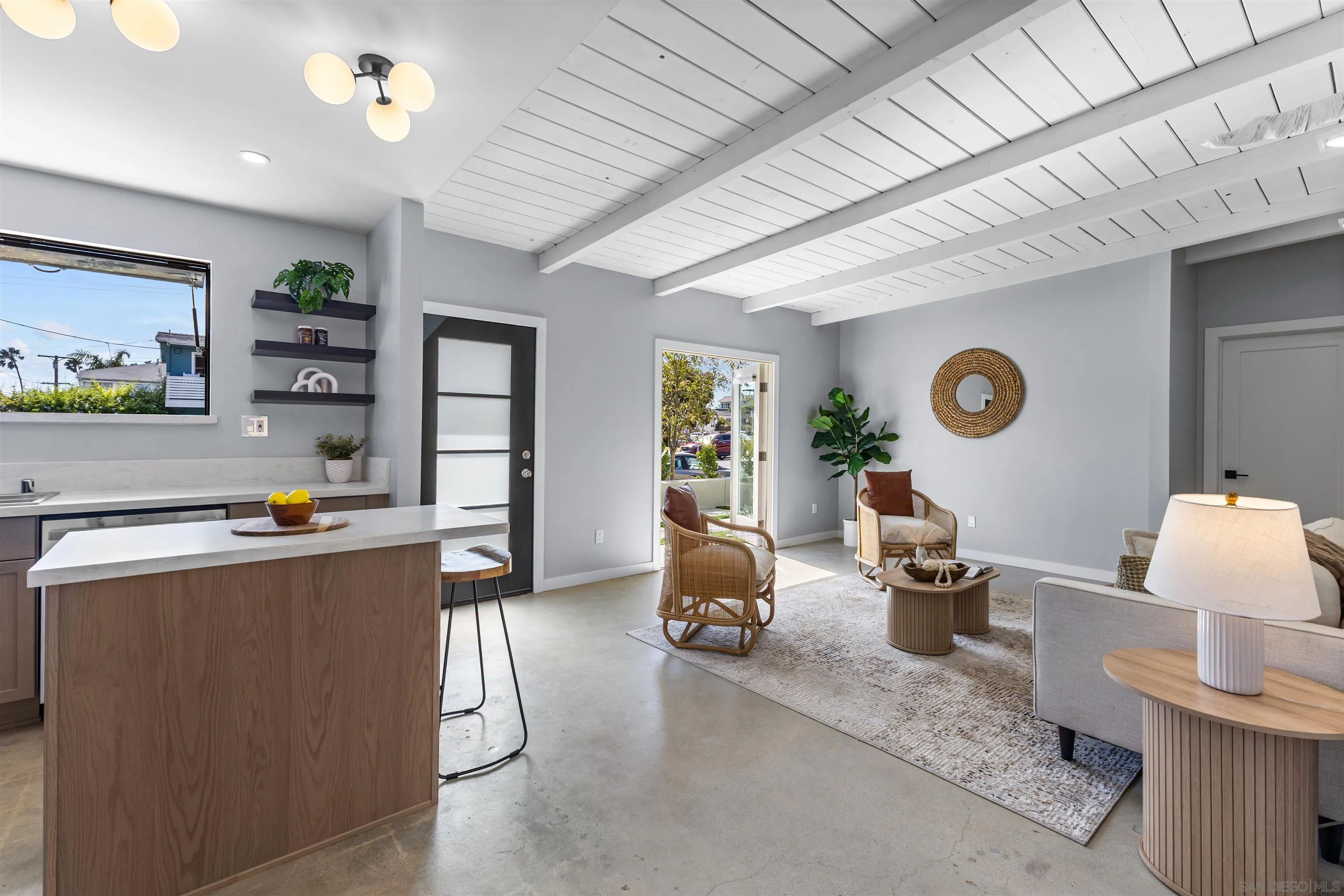 https://cdn.realtyfeed.com/cdn/127/260023143/a21440732e2b3d127080dd6bb8e2dd52.webp