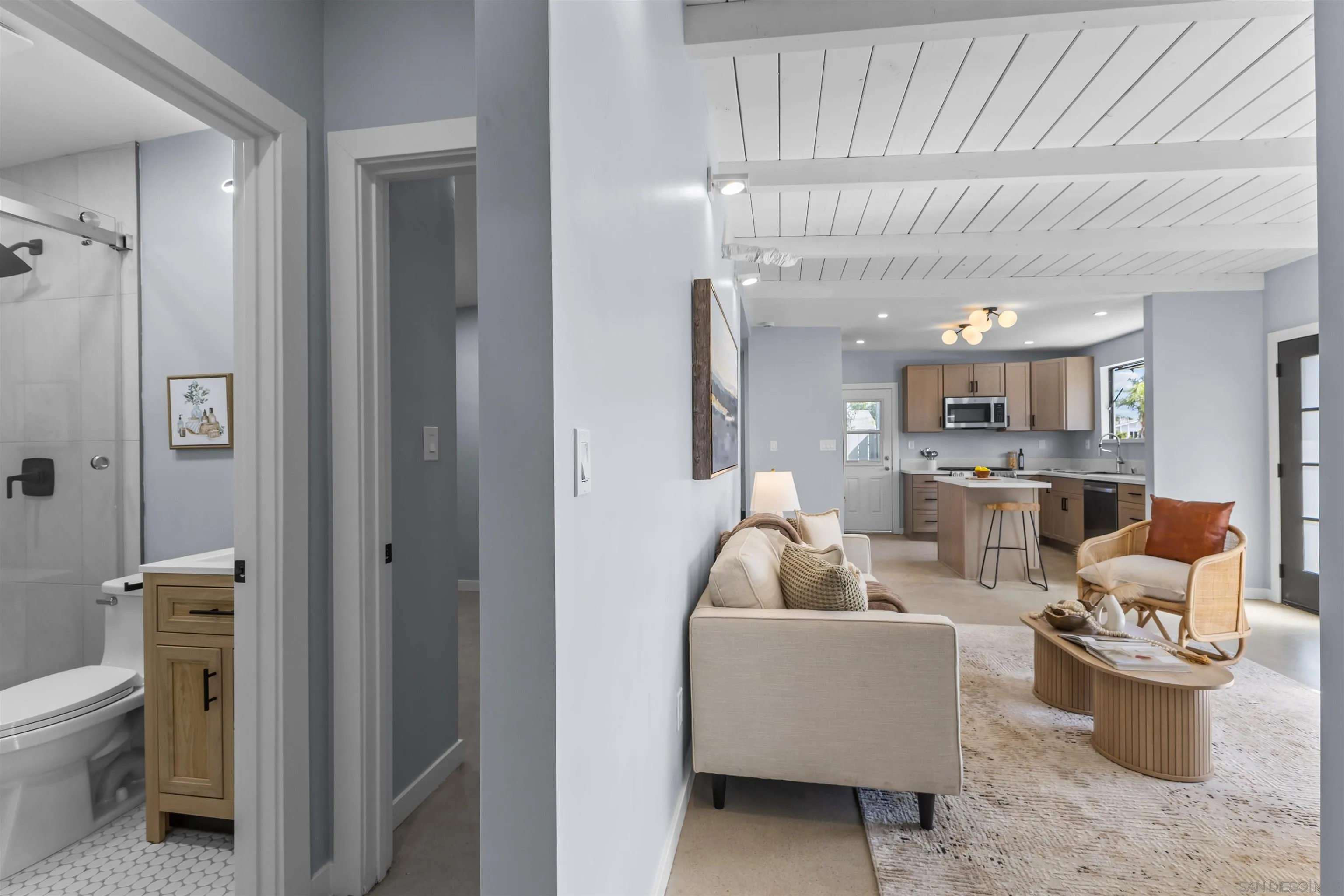https://cdn.realtyfeed.com/cdn/127/260023143/c11d4cc04cb27f03e54dc0a68dba6237.webp