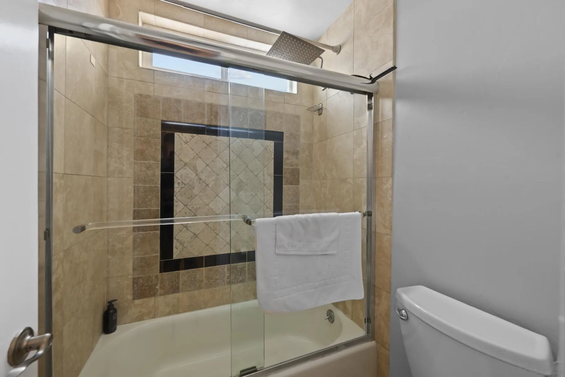 https://cdn.realtyfeed.com/cdn/127/260023145/12aec1d52ff79348587ba6da7b519900.webp