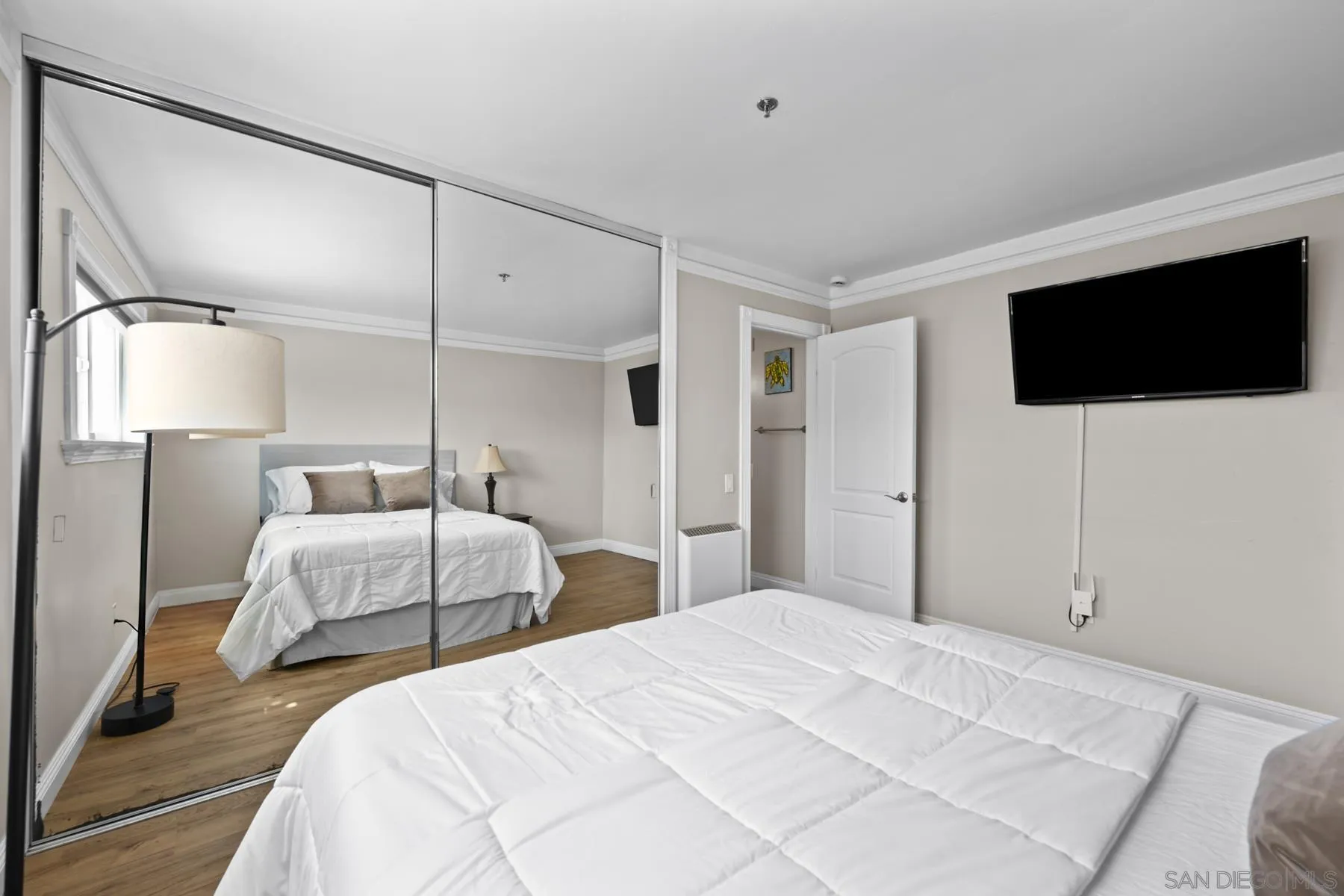 https://cdn.realtyfeed.com/cdn/127/260023145/38dcdd1ac70c0759cee3e82d916072c5.webp