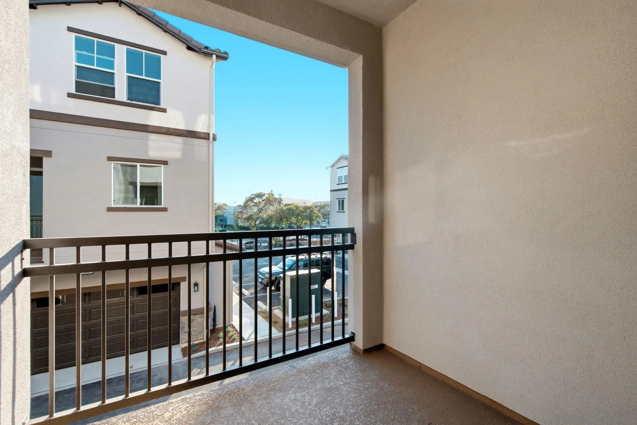 https://cdn.realtyfeed.com/cdn/127/260023150/13049d4da21b684da6b15dd3e1d60da4.webp