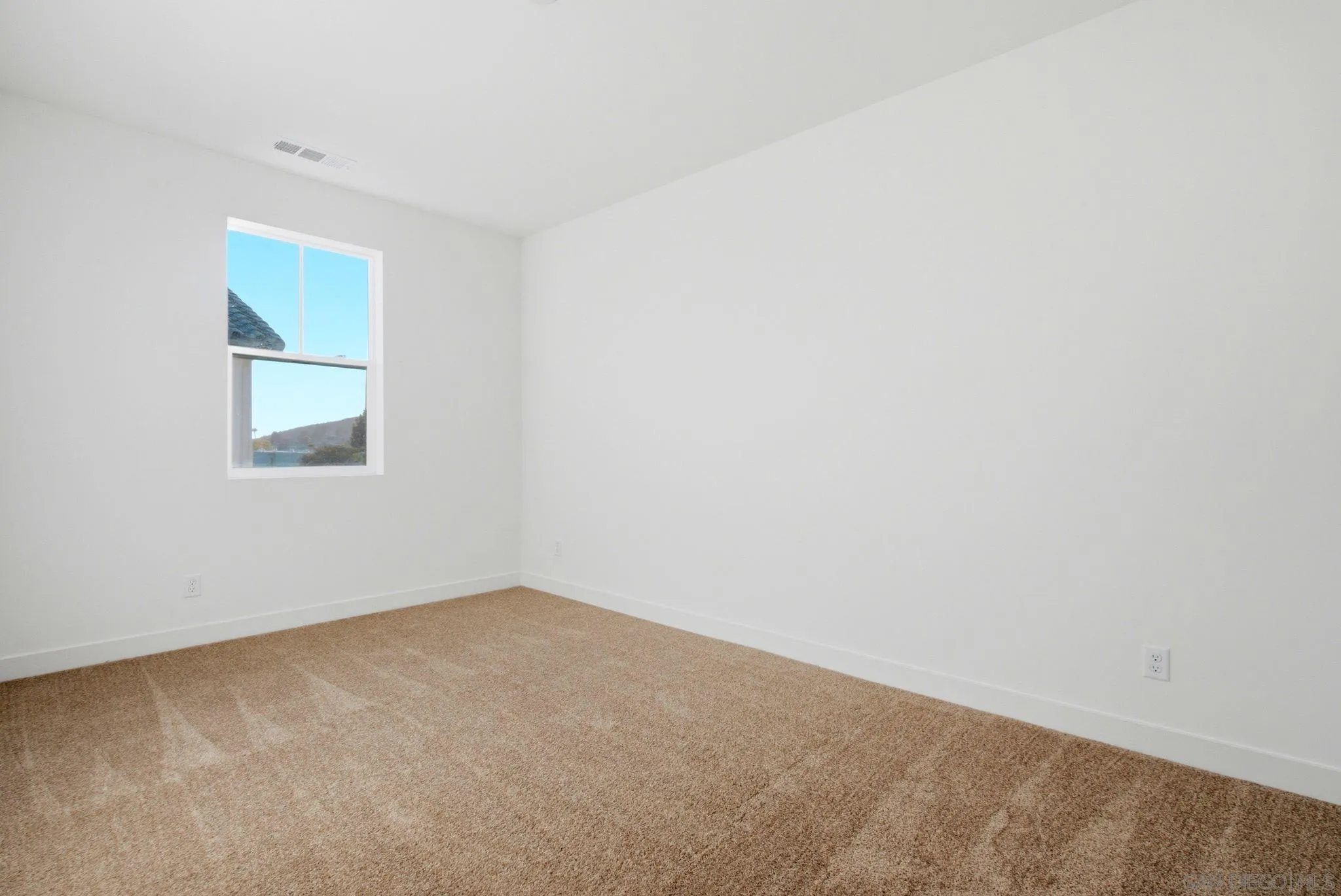 https://cdn.realtyfeed.com/cdn/127/260023150/1e1b000723f7b5876364bc692a5c26d2.webp