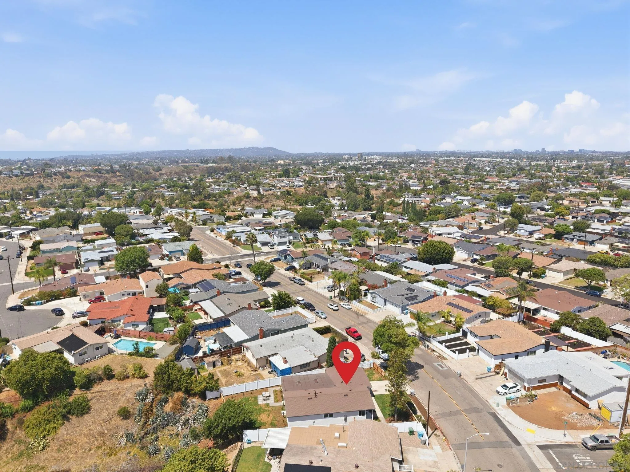 https://cdn.realtyfeed.com/cdn/127/260023151/654945fe244531425c277f83a2f12e50.webp