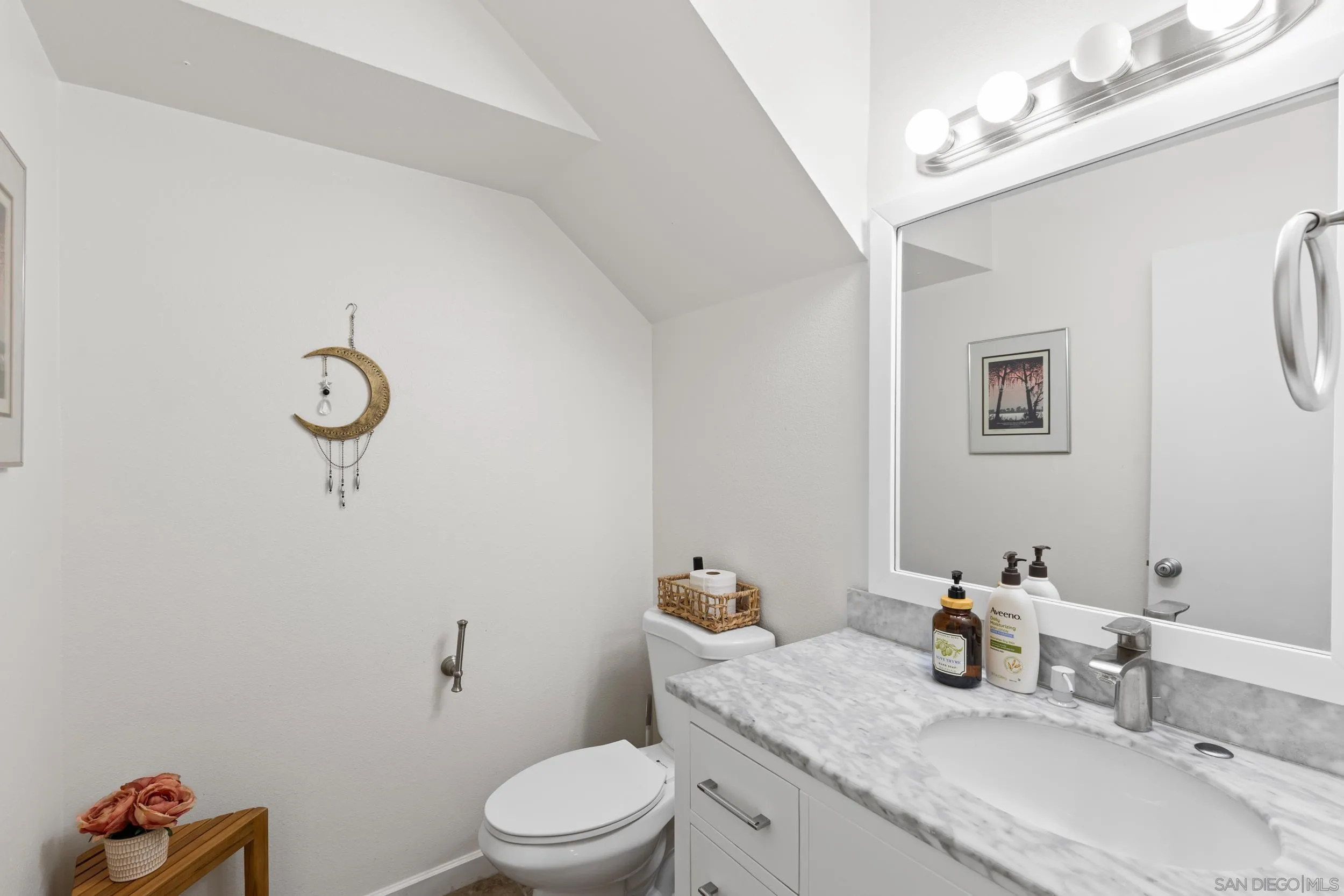 https://cdn.realtyfeed.com/cdn/127/260023152/384f917d606182c4656473babe0212d2.webp