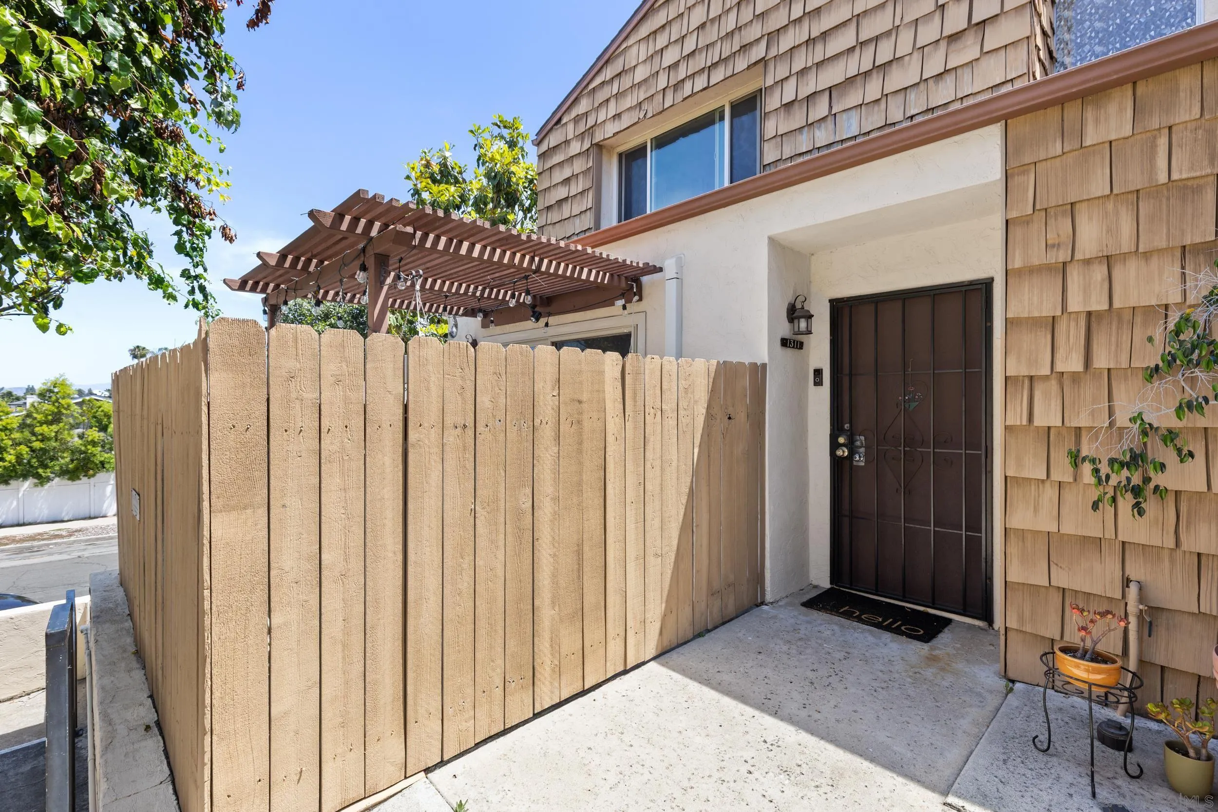 https://cdn.realtyfeed.com/cdn/127/260023152/a7e32c745e4a2ab90c4a5a7e4c2c108d.webp
