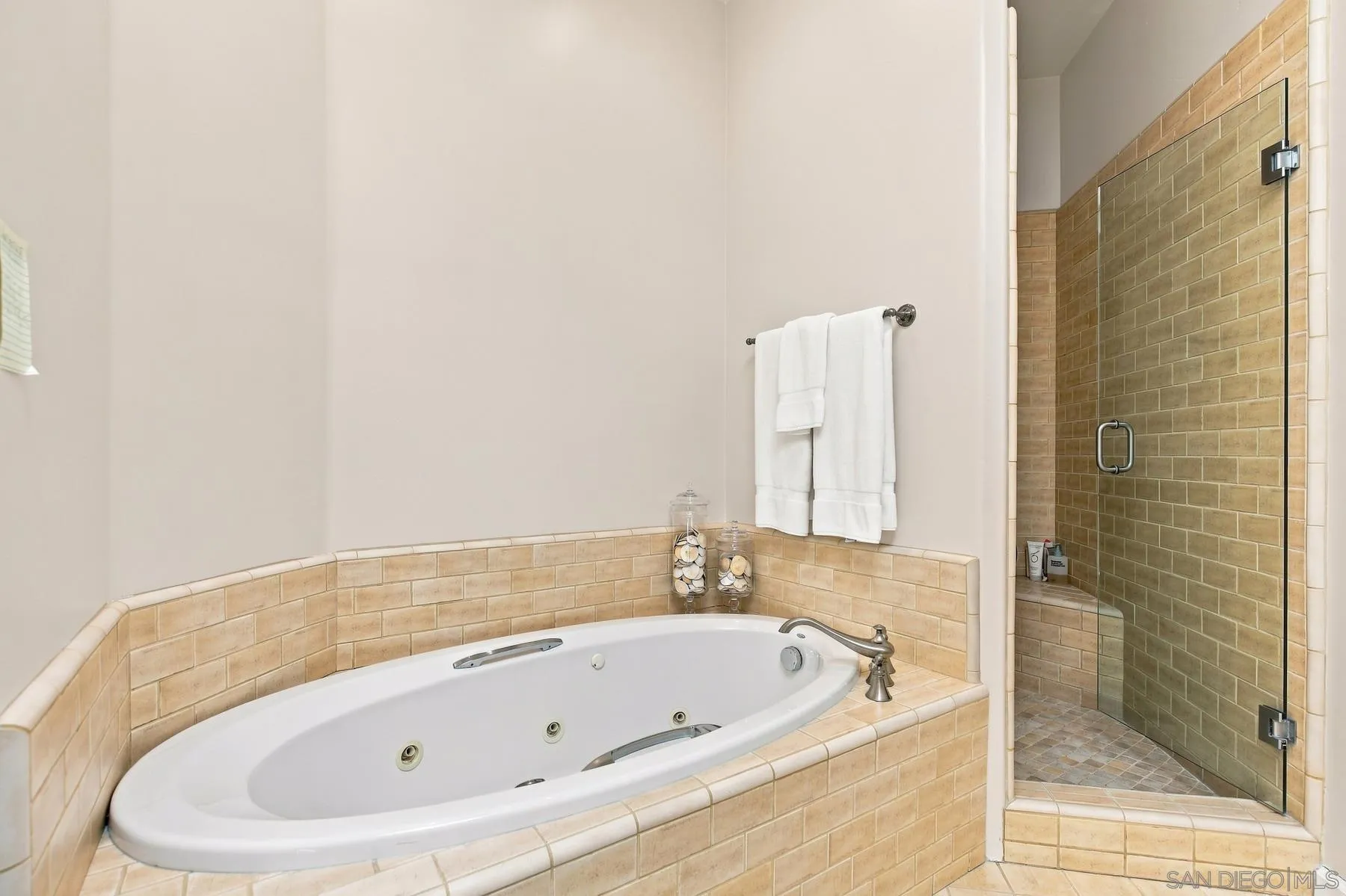 https://cdn.realtyfeed.com/cdn/127/260023153/04df99242b30bf6a25ab8efe65a6bbf5.webp