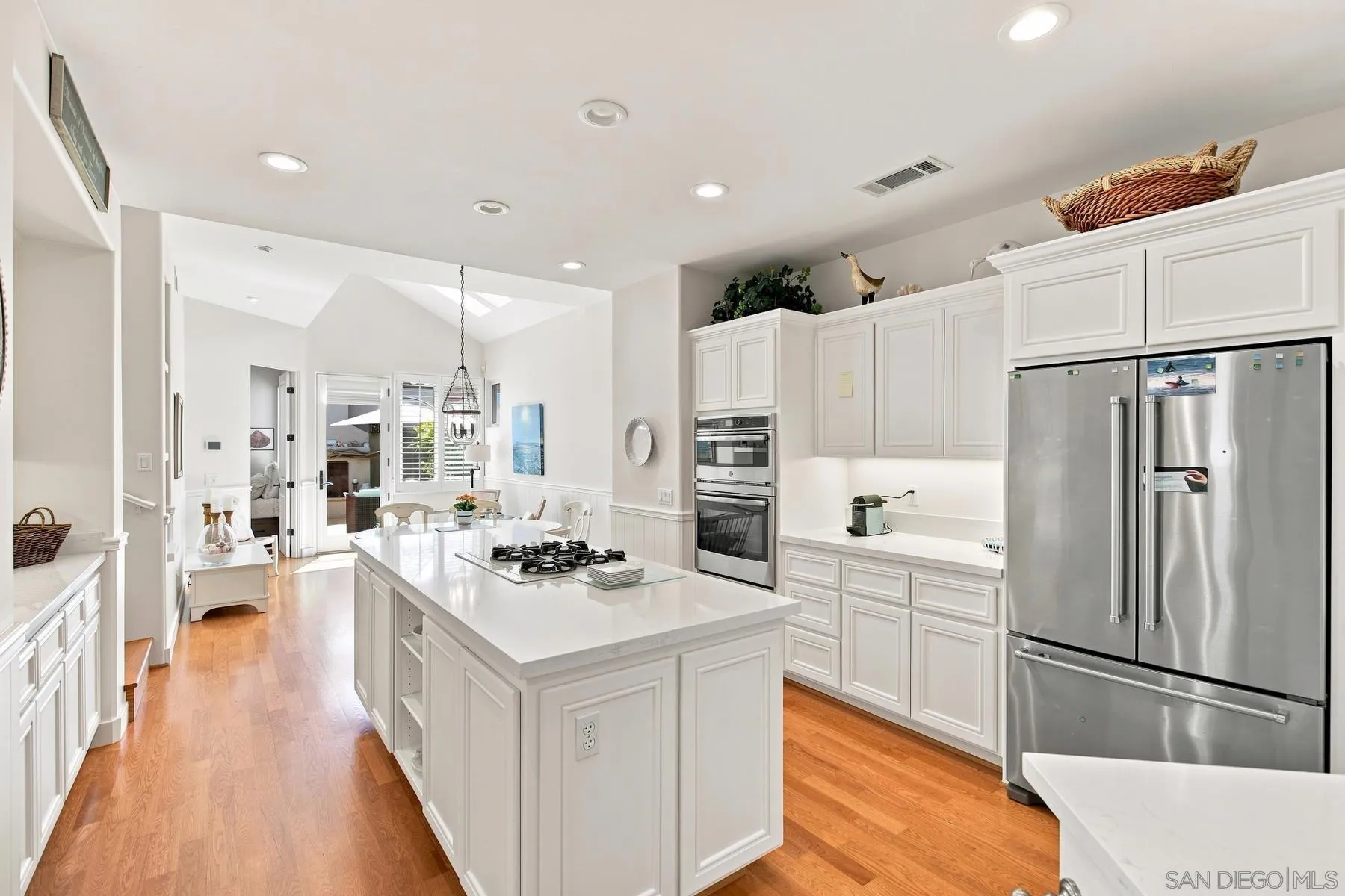 https://cdn.realtyfeed.com/cdn/127/260023153/53edefc4b4d622c1d87c8dc3a589942c.webp