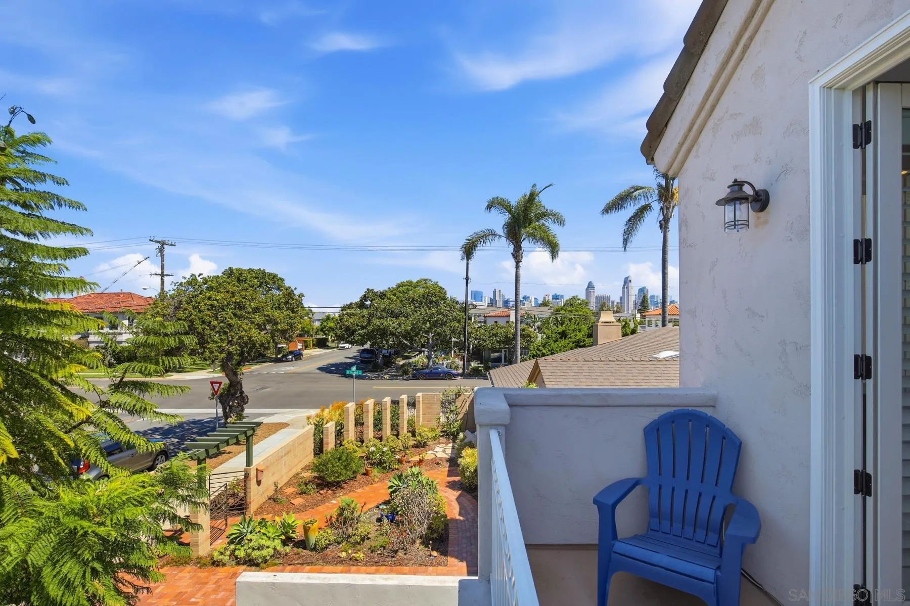 https://cdn.realtyfeed.com/cdn/127/260023153/f7994dd4d5948b71f57d824ceea088ee.webp