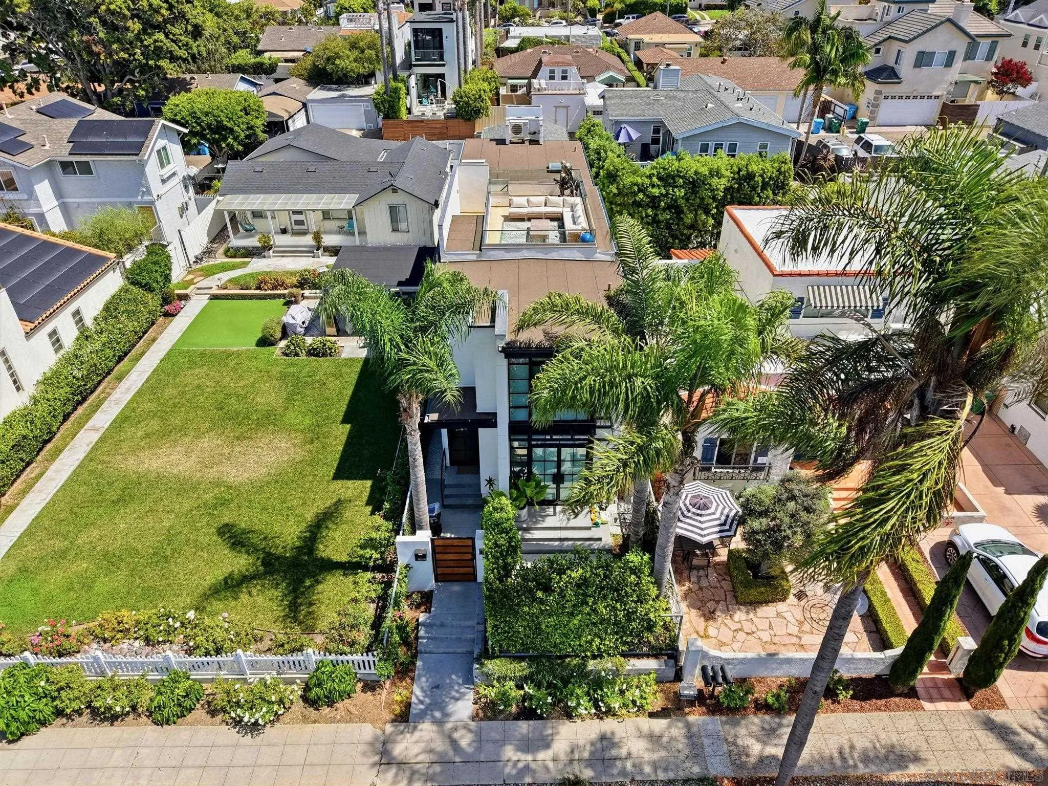 https://cdn.realtyfeed.com/cdn/127/260023156/093d3ebe1c8ab2cad7e6a0b7757e3223.webp
