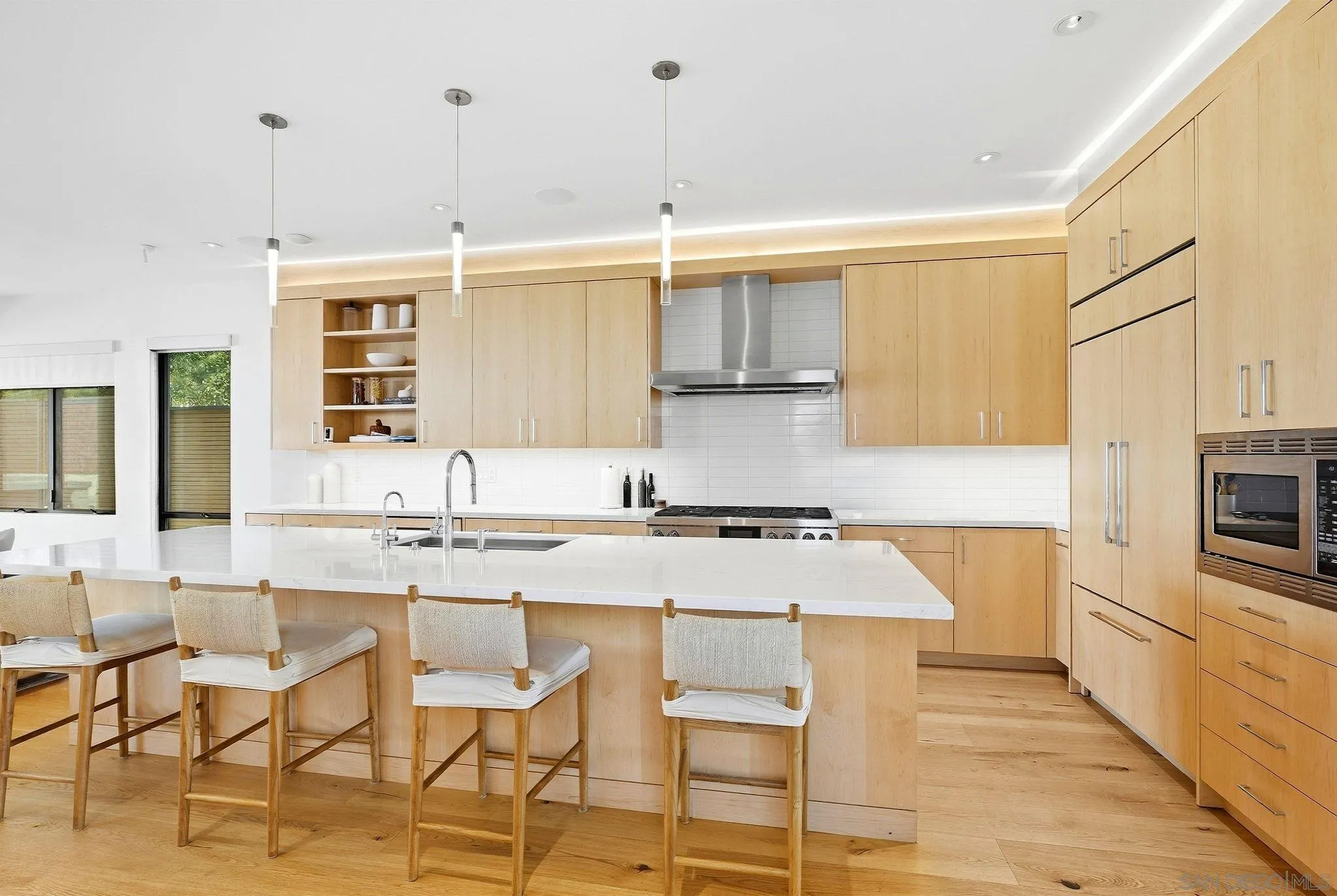 https://cdn.realtyfeed.com/cdn/127/260023156/0a2c57a9db6d70fae8ad5e92af4b7a58.webp