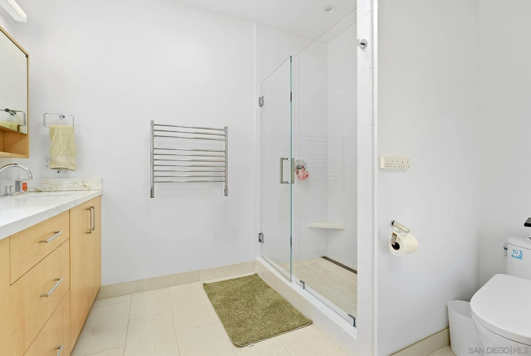 https://cdn.realtyfeed.com/cdn/127/260023156/2698e707fcf177e79eb9fcfa044cb768.webp
