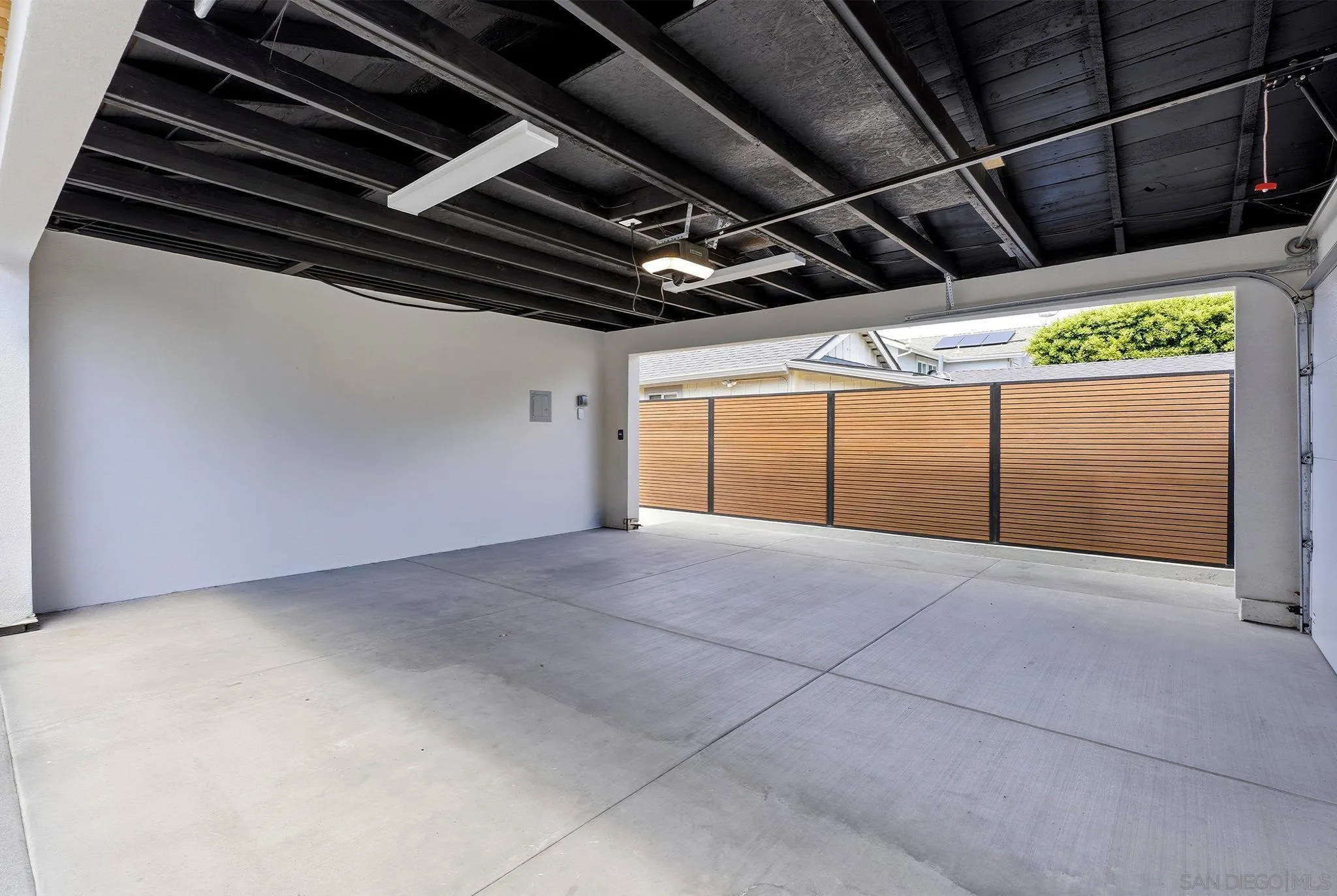 https://cdn.realtyfeed.com/cdn/127/260023156/274f4d8076b58eb147d201fb2b6622c3.webp