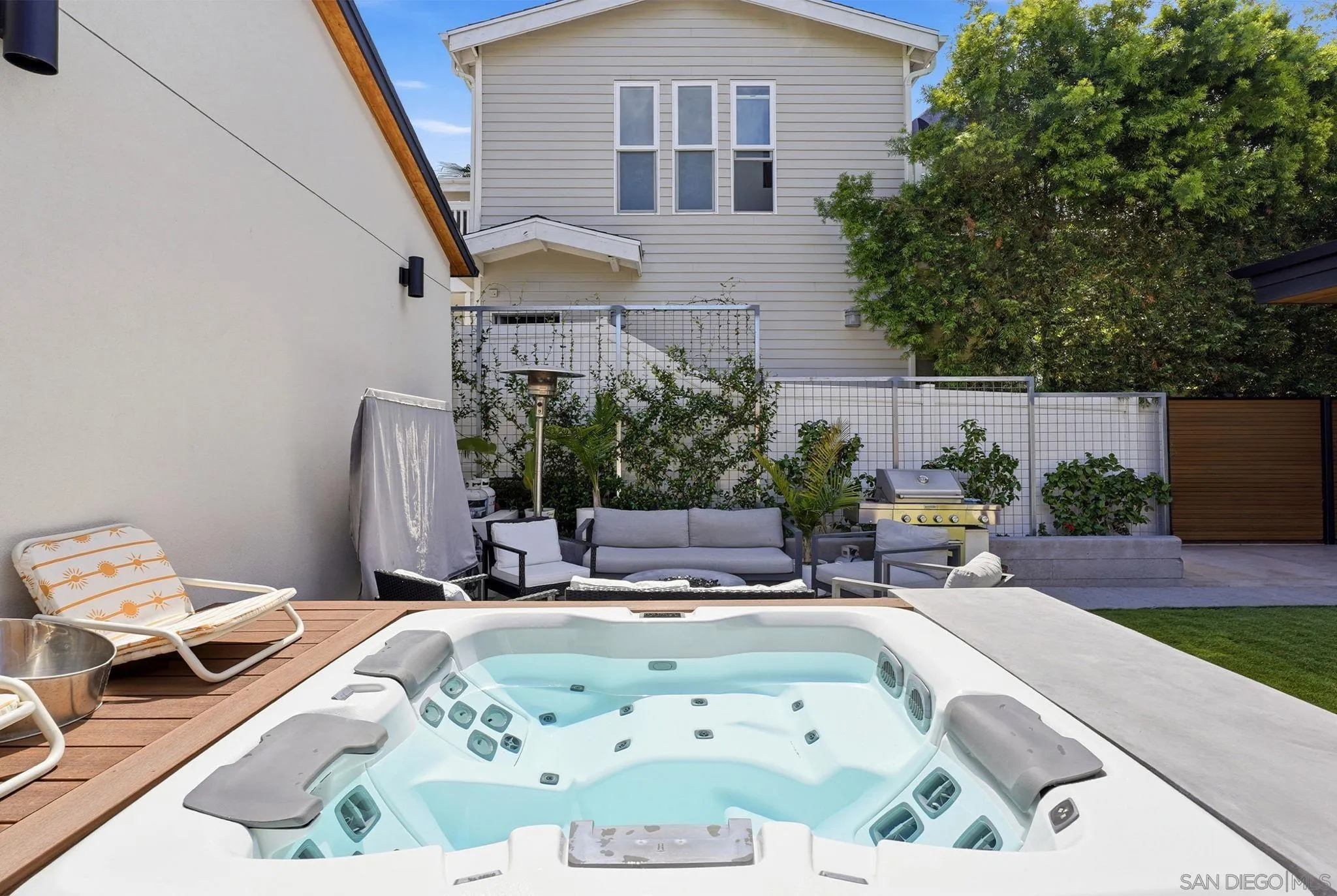 https://cdn.realtyfeed.com/cdn/127/260023156/44ebd30fc8e95b8ced55101b02b7e55e.webp