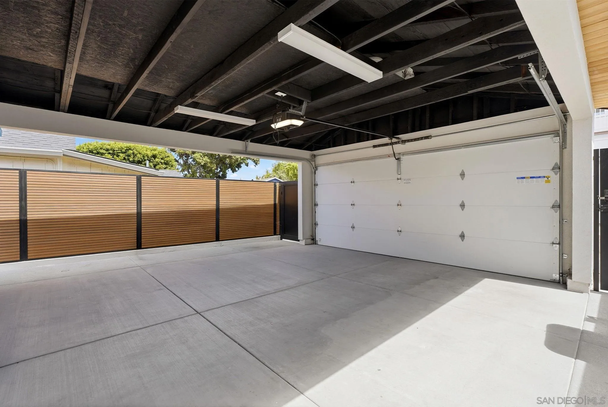 https://cdn.realtyfeed.com/cdn/127/260023156/82e226a52d557b880441ade5a9cd80a8.webp