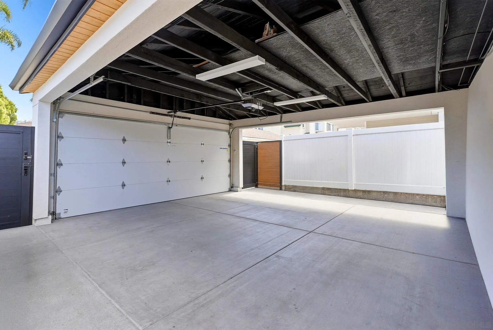 https://cdn.realtyfeed.com/cdn/127/260023156/8c80638f775dec6afffa4a2164067ade.webp