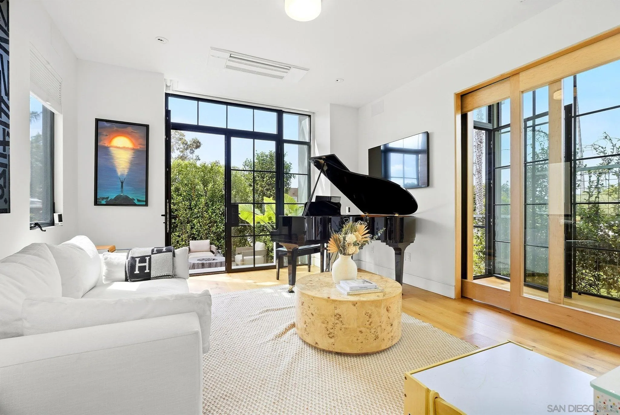 https://cdn.realtyfeed.com/cdn/127/260023156/a0c7ab95ea001792d19addeb9a03fb57.webp