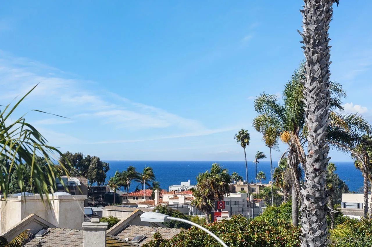 https://cdn.realtyfeed.com/cdn/127/260023156/ca3409e6e09e1db441eed6e779faa4f4.webp