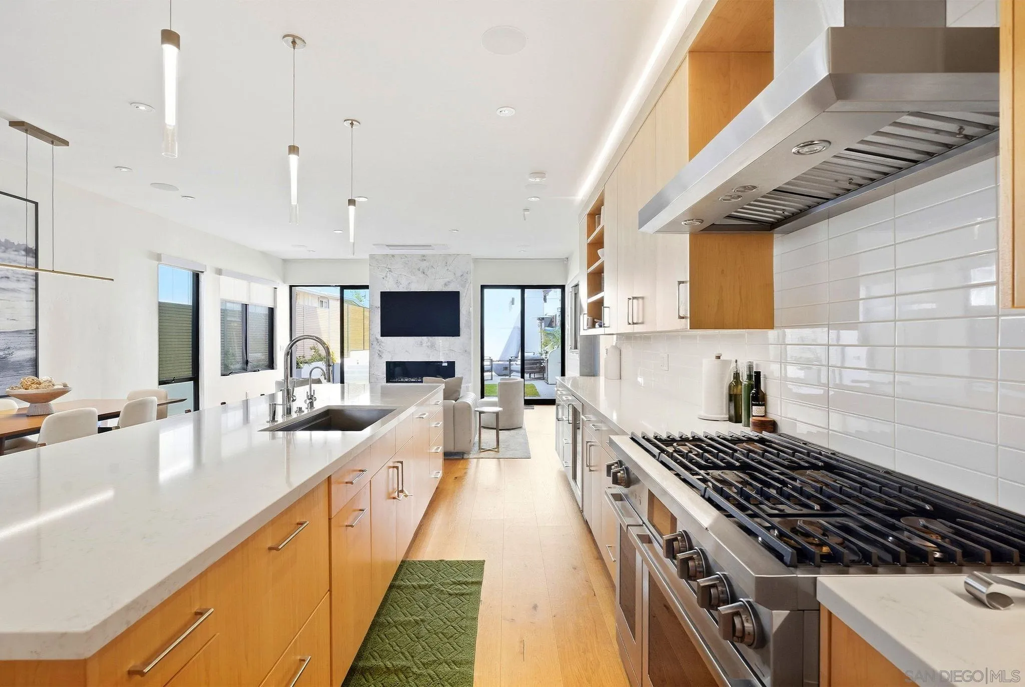 https://cdn.realtyfeed.com/cdn/127/260023156/eca03e433cf769b6c83d8405aea68c6c.webp