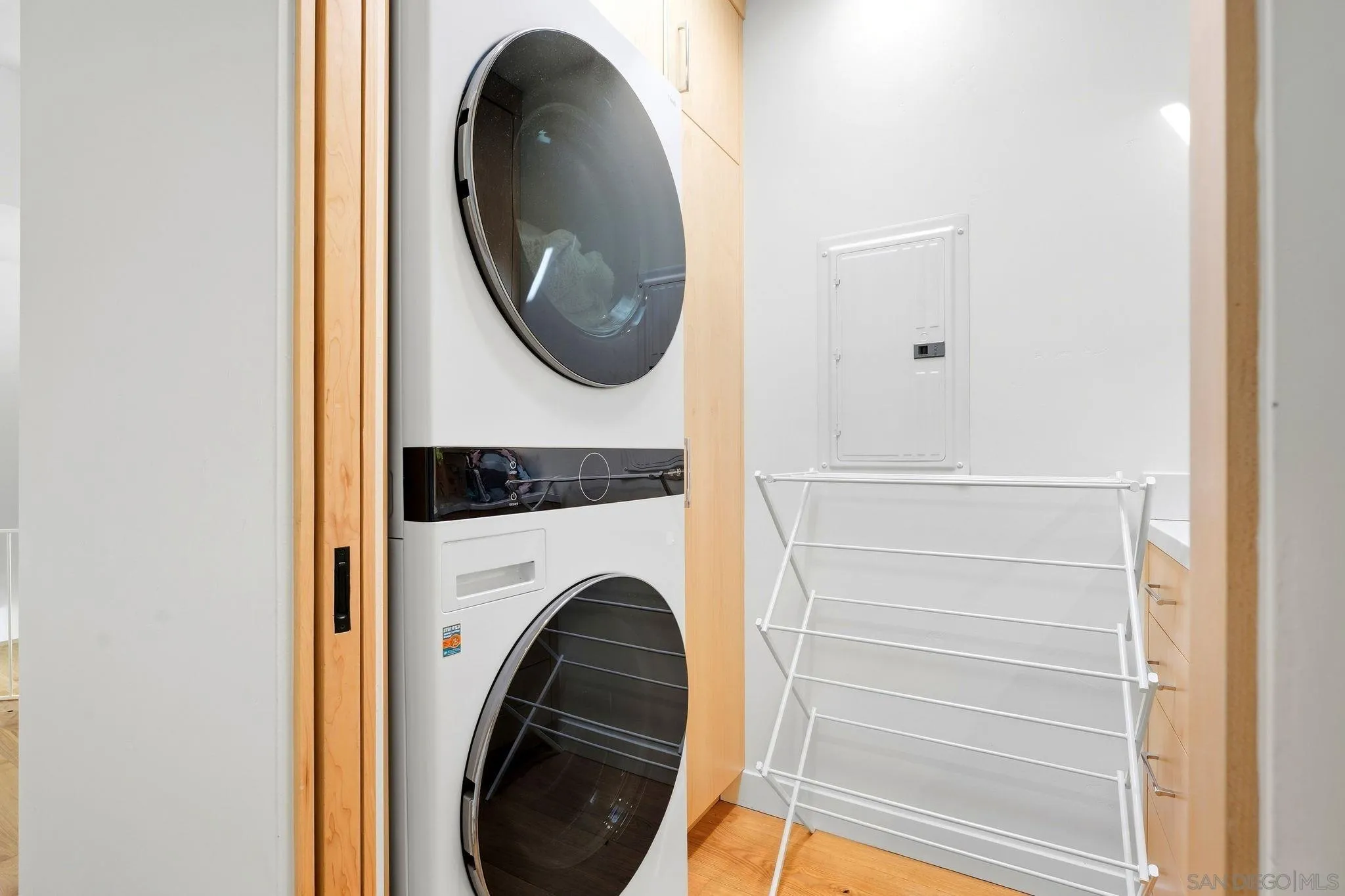 https://cdn.realtyfeed.com/cdn/127/260023156/f21f74e07f7c98df4533f08dff157132.webp