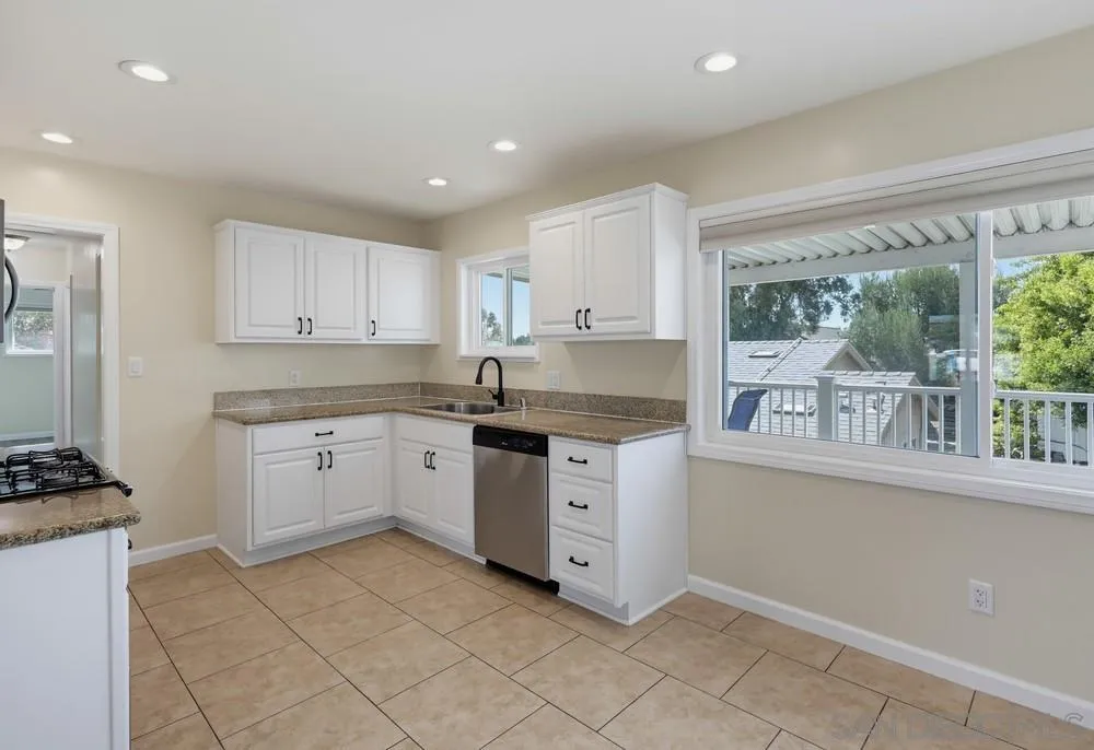 330 35th St, San Diego, CA 92102 - Photo 5 of 45, San Diego, CA
