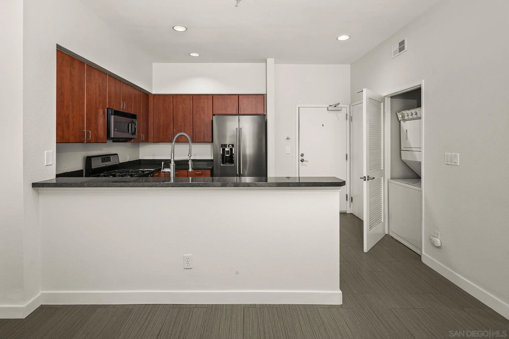 https://cdn.realtyfeed.com/cdn/127/260023158/003b59edfb59c867089b307360737bd1.webp