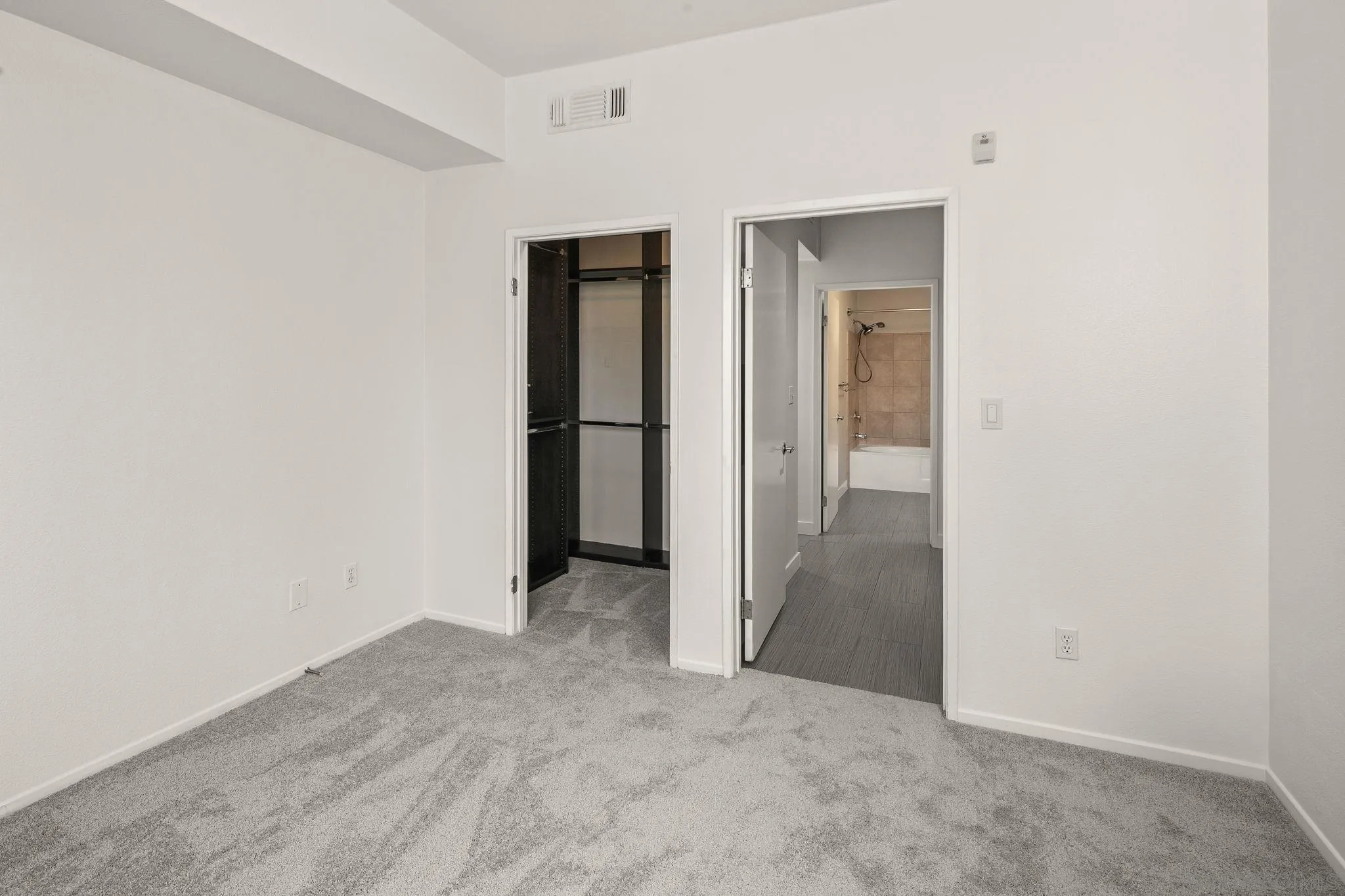 https://cdn.realtyfeed.com/cdn/127/260023158/1a6160da784846f72bf19d9f0daec51e.webp