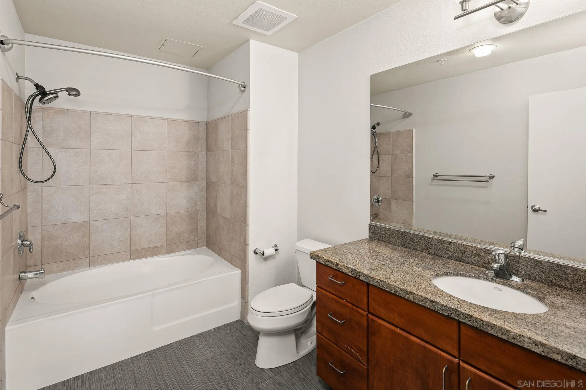 https://cdn.realtyfeed.com/cdn/127/260023158/70c71b74a1e27c426ffad9a358f6a818.webp