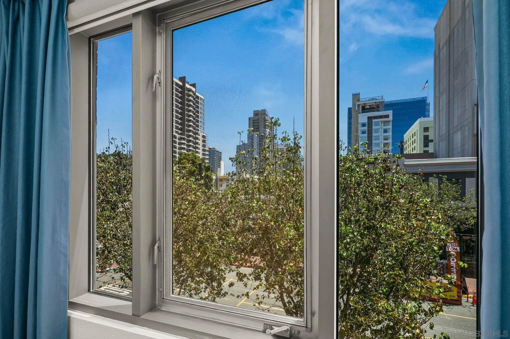 https://cdn.realtyfeed.com/cdn/127/260023158/75714bfd8c01fef727fd5ff2f84cfc85.webp