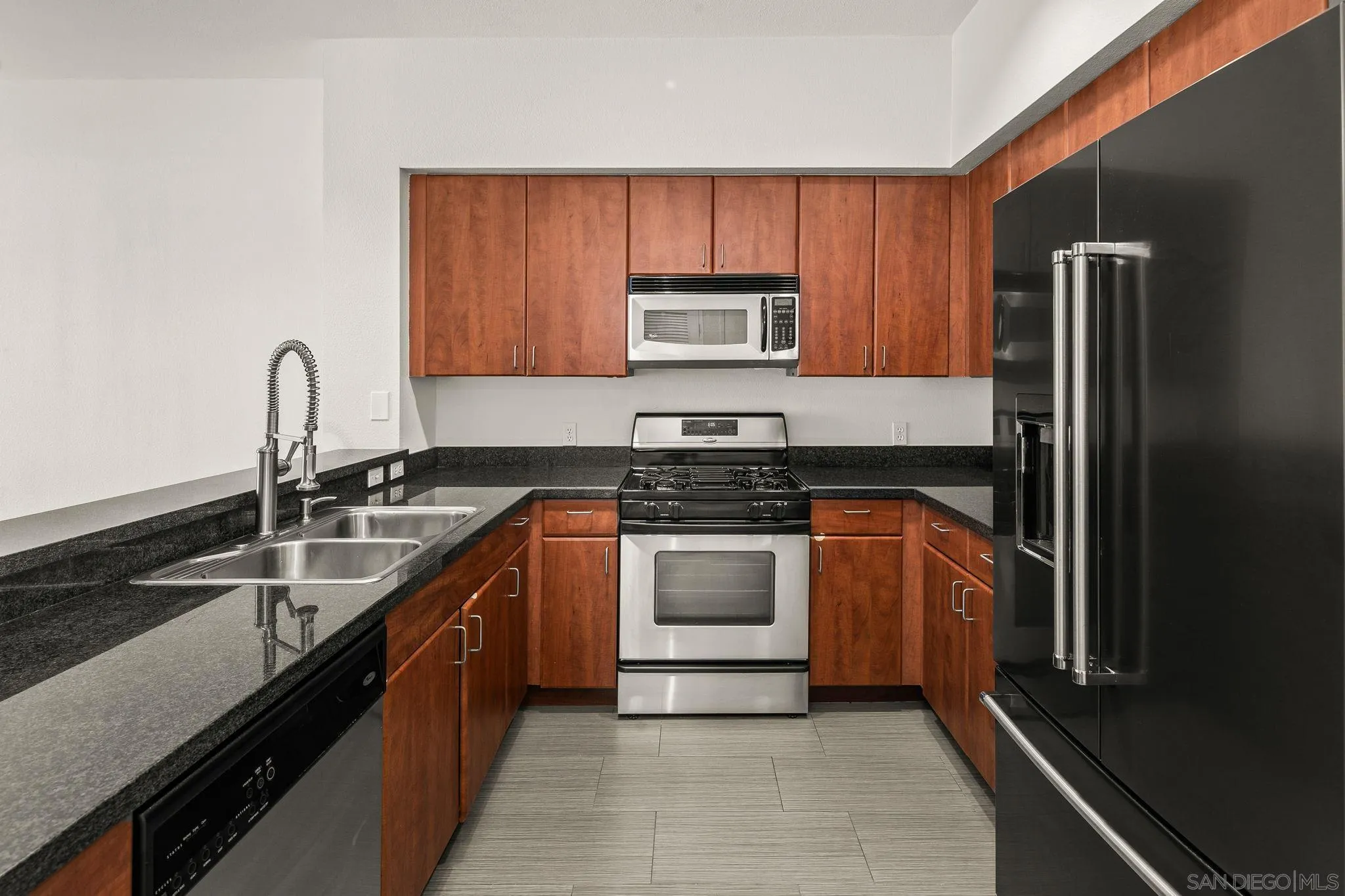 https://cdn.realtyfeed.com/cdn/127/260023158/b468c54a7dde06a965d2df63eef56701.webp