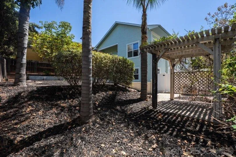 https://cdn.realtyfeed.com/cdn/127/260023159/4255ec0c28374a14cc786c2542fe3cdf.webp
