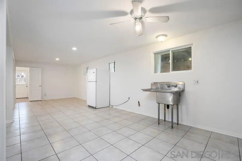 https://cdn.realtyfeed.com/cdn/127/260023159/52afbb1b6ebb16311b23870dbb6ac8fb.webp