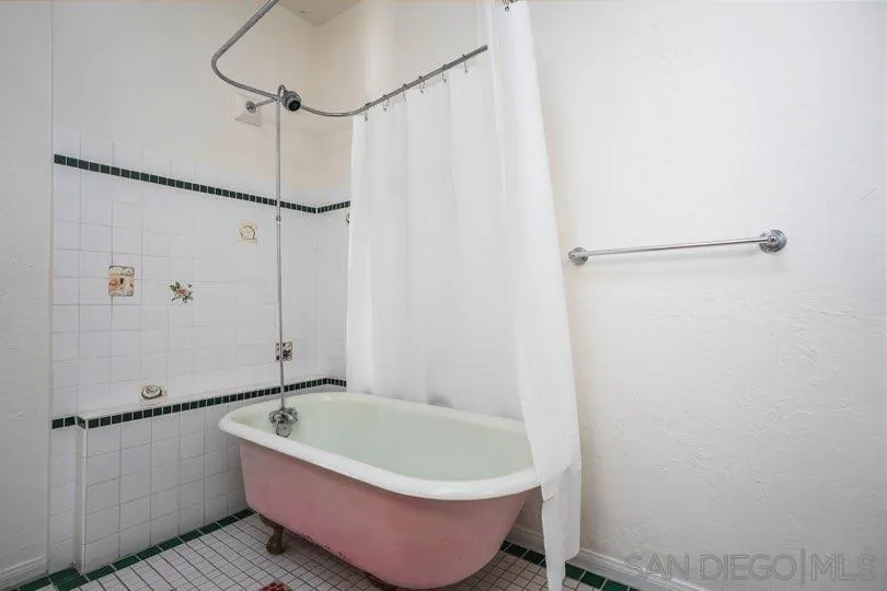 https://cdn.realtyfeed.com/cdn/127/260023159/a33ef46db47c08f6c4c48e017cb0cd1e.webp