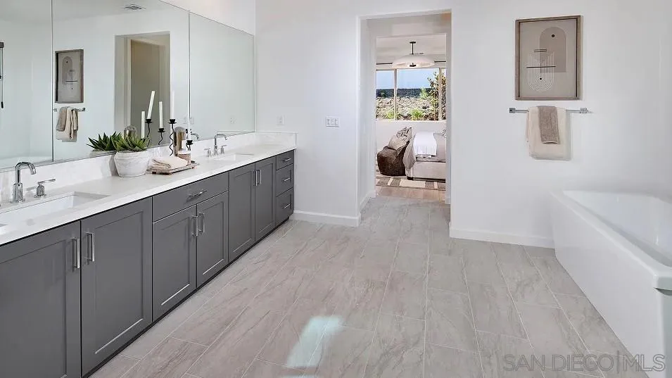 https://cdn.realtyfeed.com/cdn/127/260023166/e4d23f1949c12c18d3f2bd73e5382d9c.webp