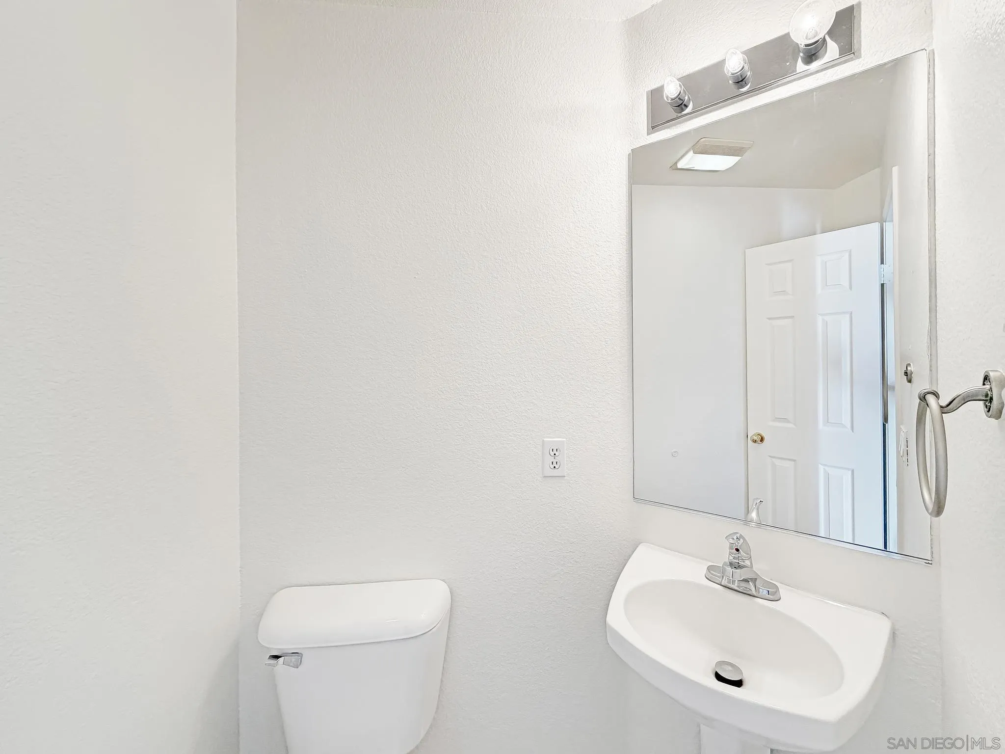 https://cdn.realtyfeed.com/cdn/127/260023170/4d55ae6f124e7c6838d0e55918b9ac51.webp