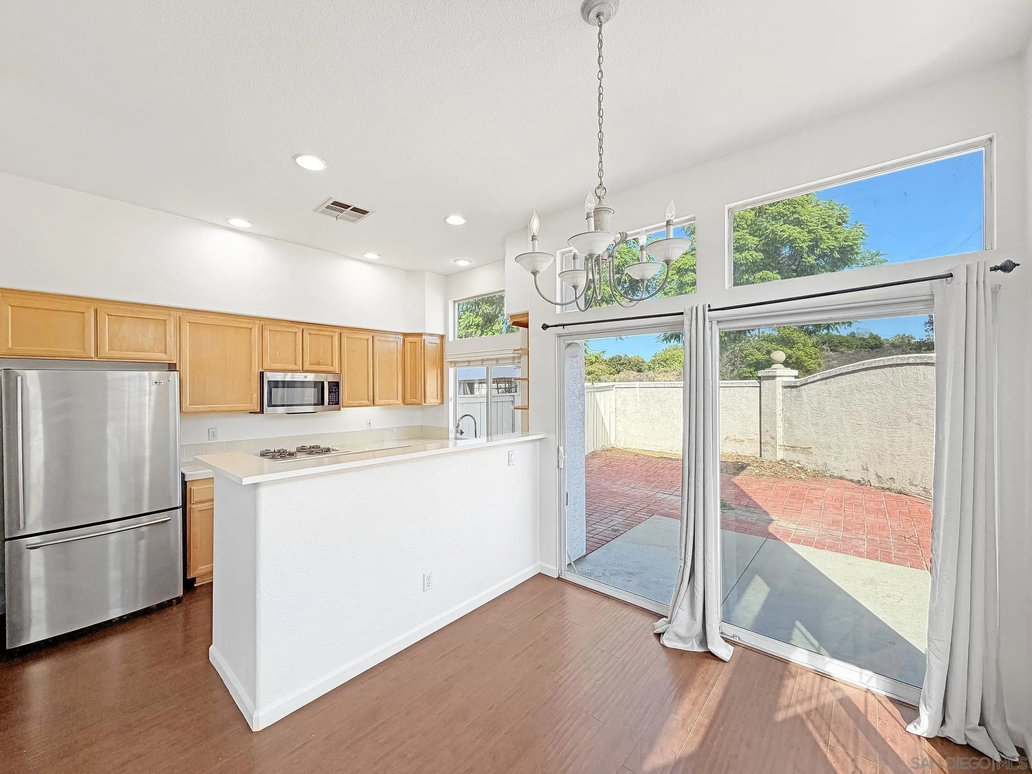 https://cdn.realtyfeed.com/cdn/127/260023170/94c59411f2c1bffaa4824f335a28bd43.webp