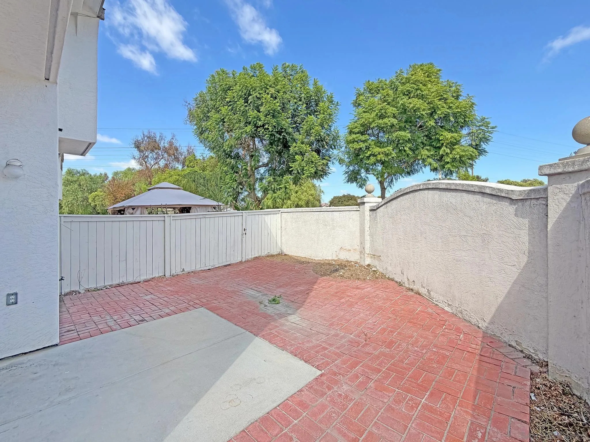 https://cdn.realtyfeed.com/cdn/127/260023170/ccd57822742226fbef062142b1caaa9a.webp