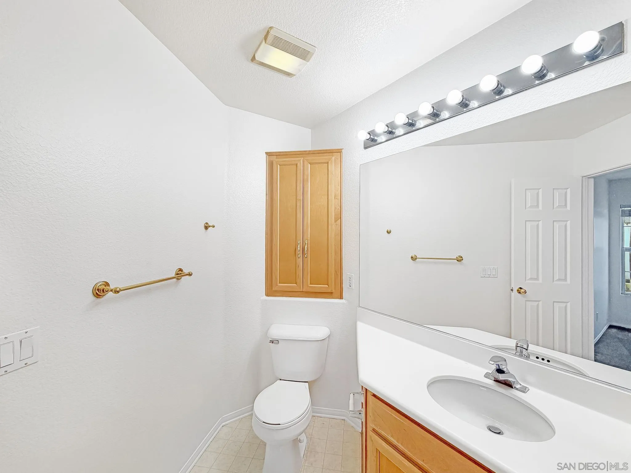https://cdn.realtyfeed.com/cdn/127/260023170/fd2e468d6e7f40bc45993efb79dbc1b0.webp