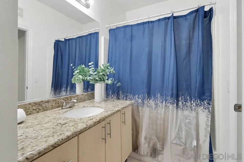 https://cdn.realtyfeed.com/cdn/127/260023171/c2f4460a99d78ca3fe26f87e95213e00.webp