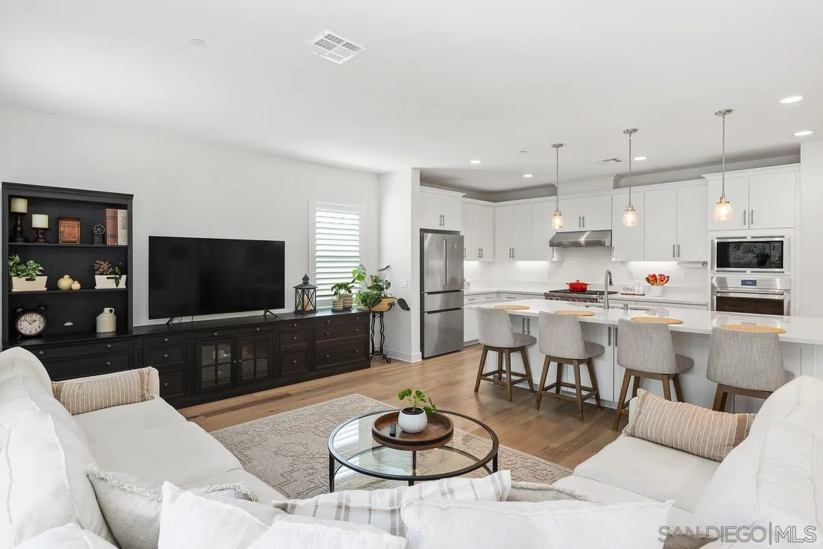 https://cdn.realtyfeed.com/cdn/127/260023174/3a18e03e95281b9464c7fd0c7e9d8496.webp