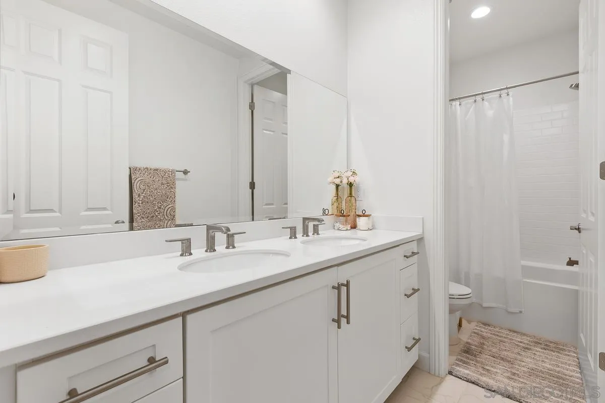 https://cdn.realtyfeed.com/cdn/127/260023174/4bb9f8db29597280a44f90d2cb61ae31.webp