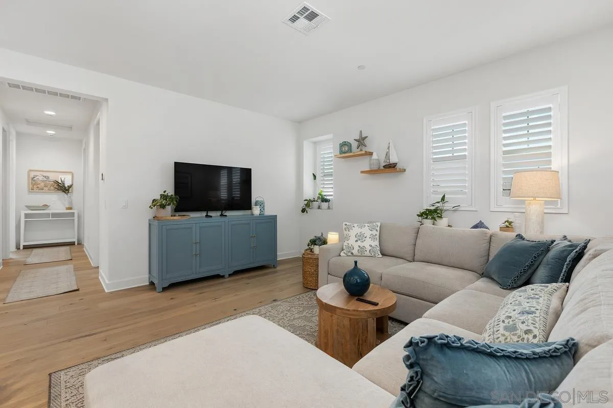 https://cdn.realtyfeed.com/cdn/127/260023174/b28d8e56bc074e676c23f9483f2330b2.webp