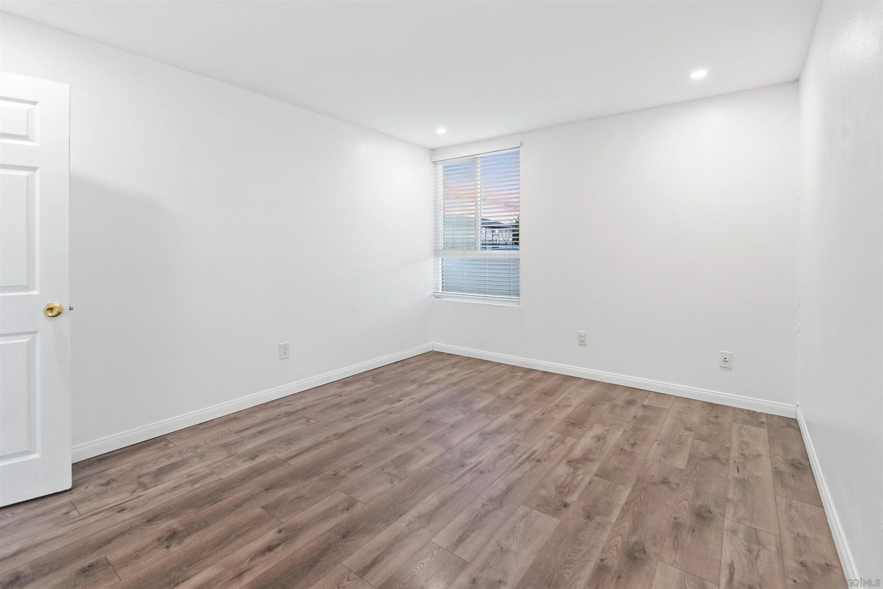 https://cdn.realtyfeed.com/cdn/127/260023175/1725e5093094091190aba08d87ca8550.webp