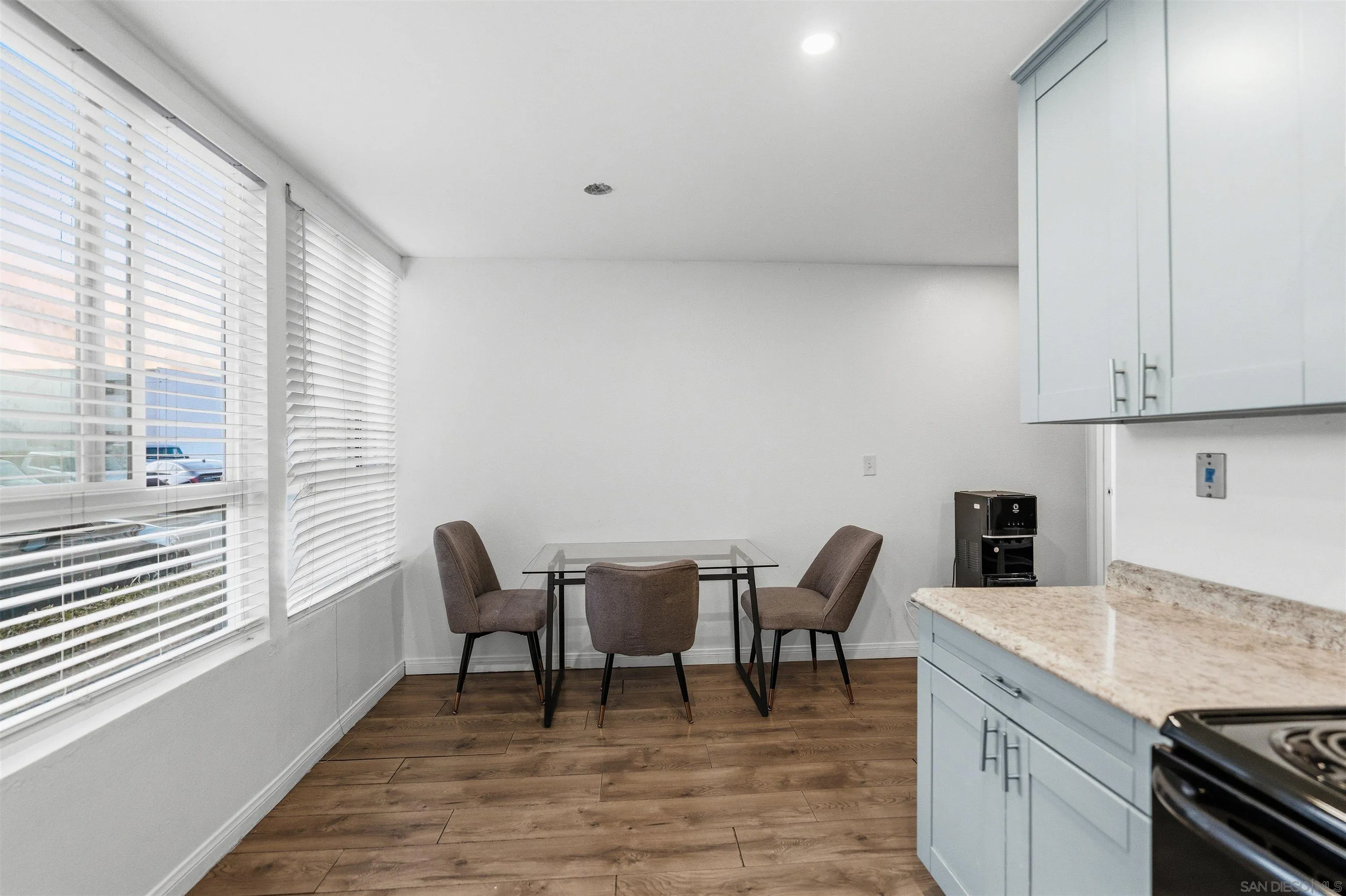 https://cdn.realtyfeed.com/cdn/127/260023175/e7ba2cfba6e9bed164c726305c7a0a21.webp