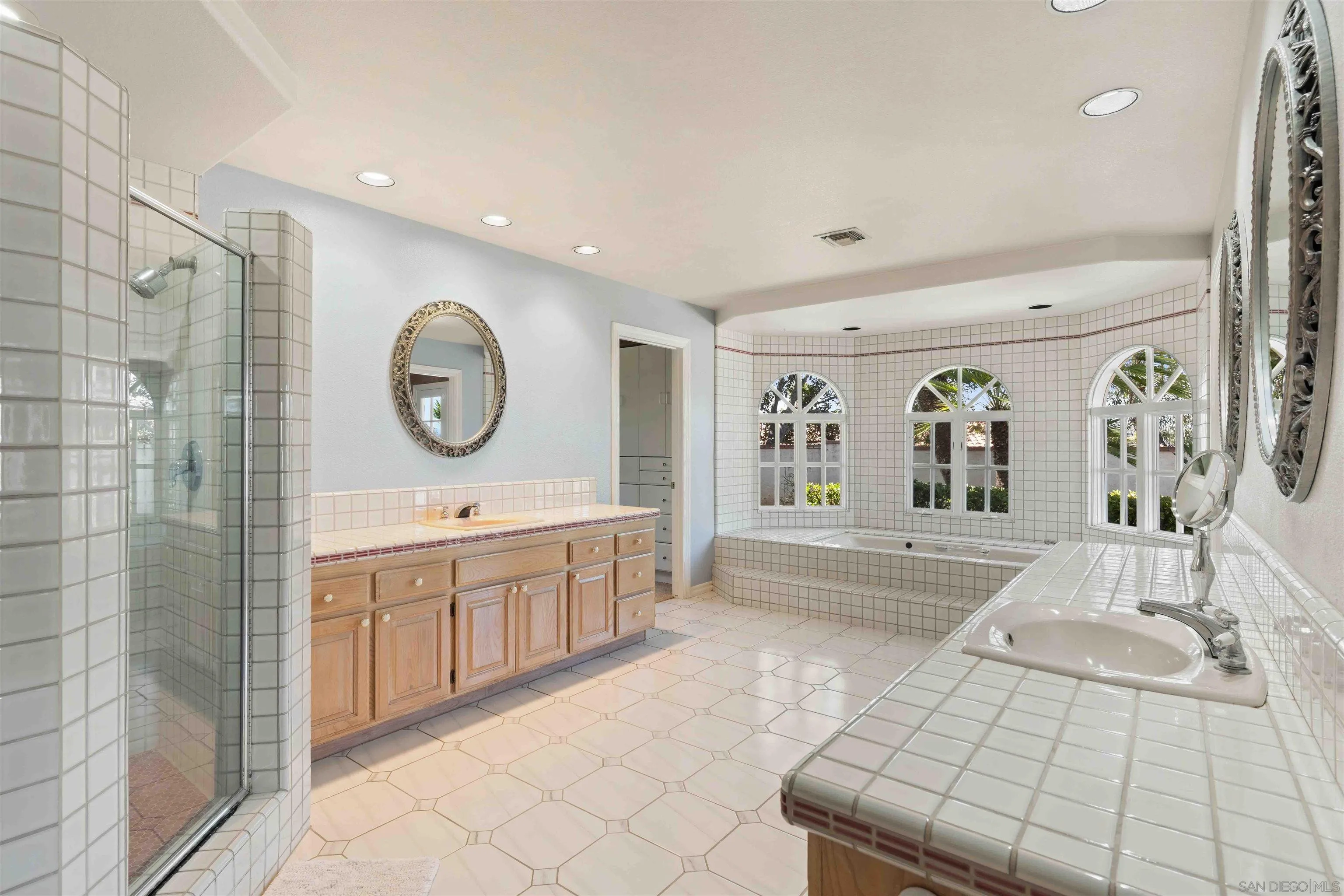 https://cdn.realtyfeed.com/cdn/127/260023177/01fb0e52f3081c95acbce0e2166072a3.webp