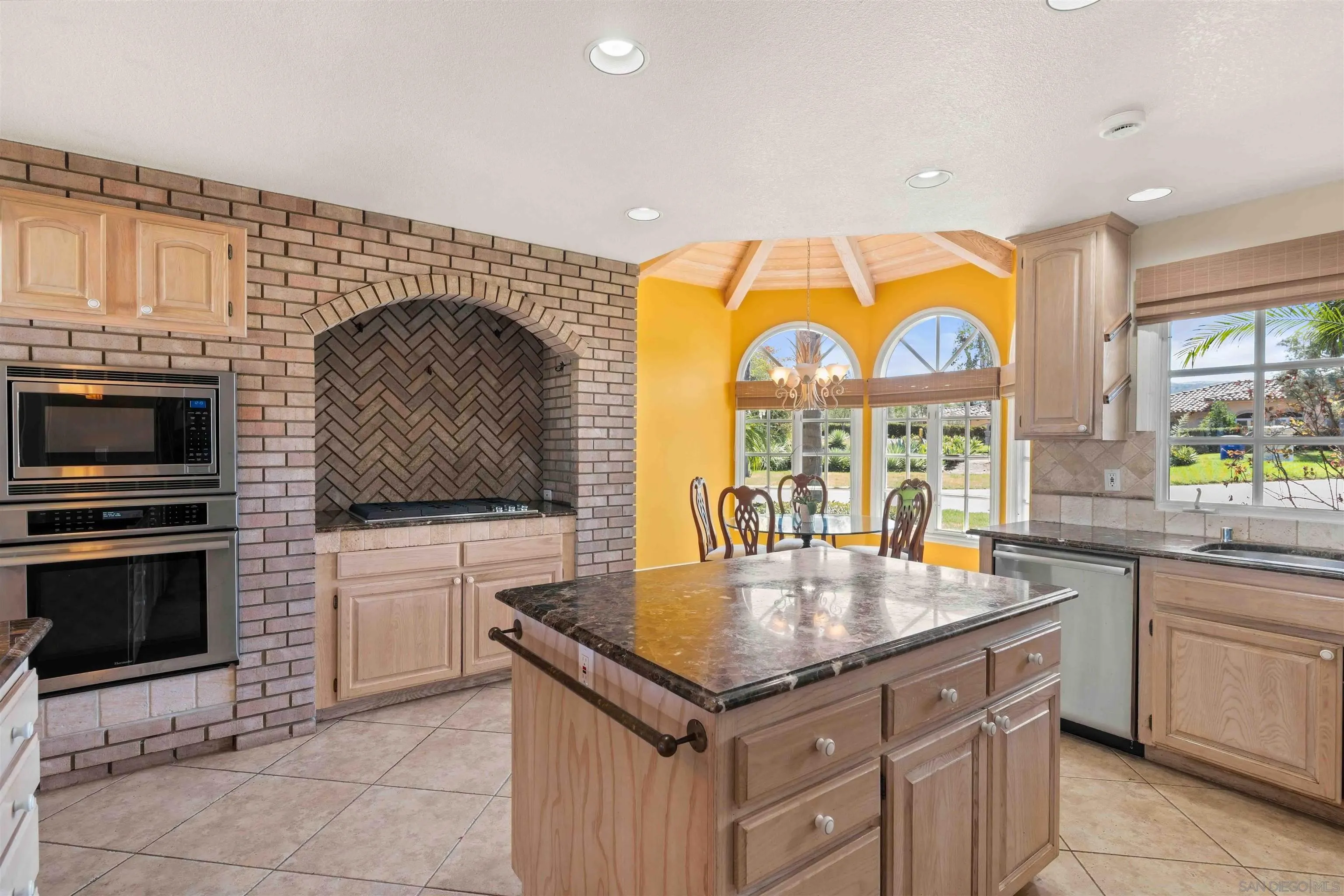 https://cdn.realtyfeed.com/cdn/127/260023177/25d55efa82ee9e79154245f87e81ccb4.webp